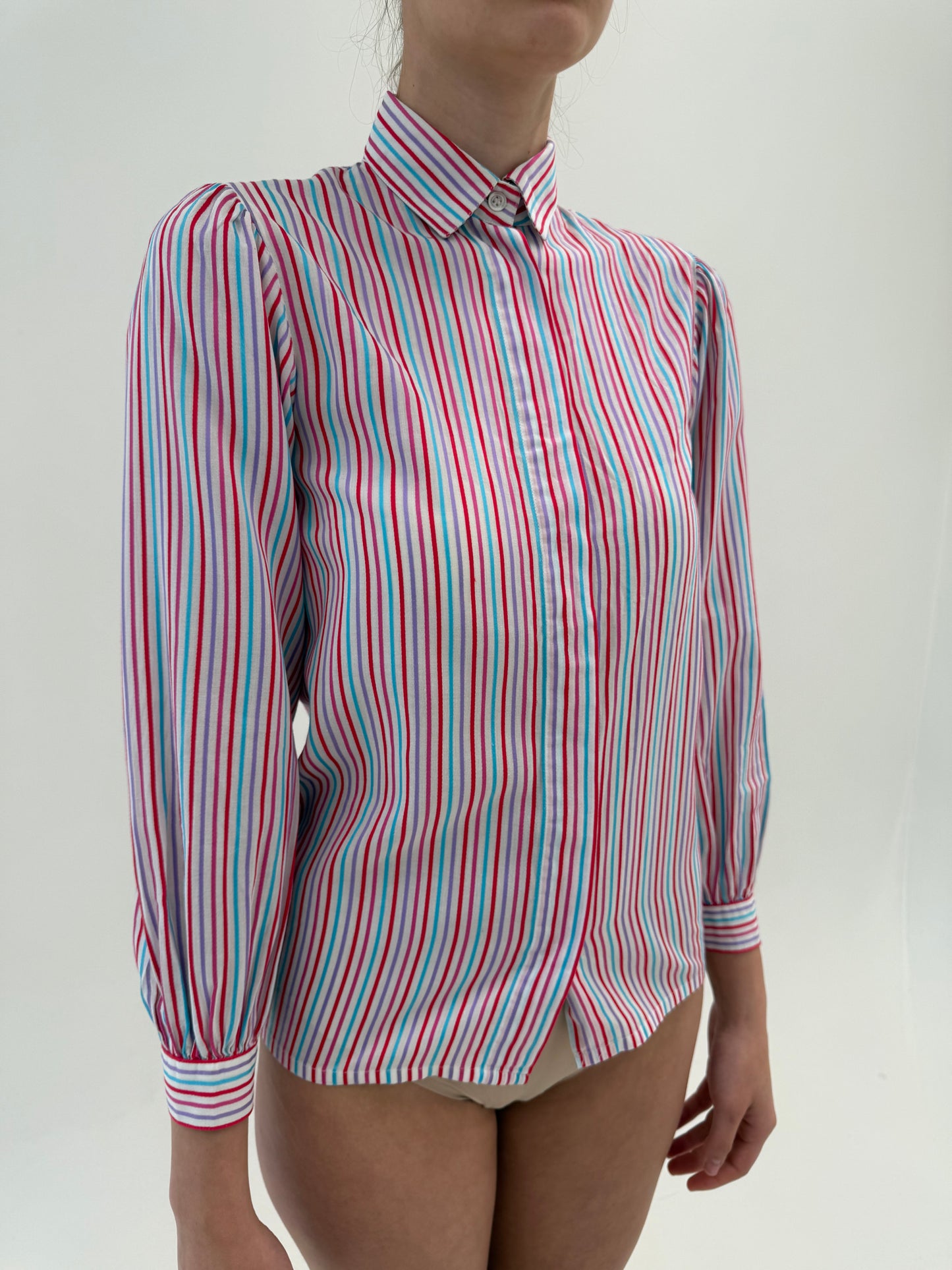 Cămașa vintage Yves Saint Laurent petite în dungi fine verticale