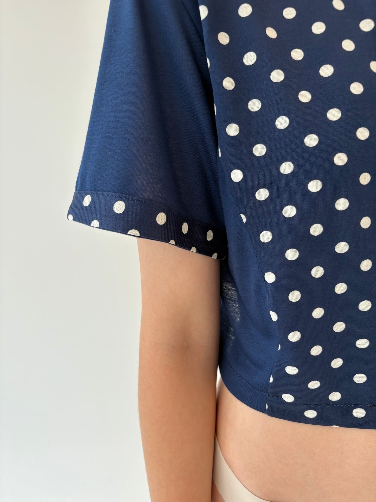 Top vintage din bumbac cu buline în croi ușor cropped