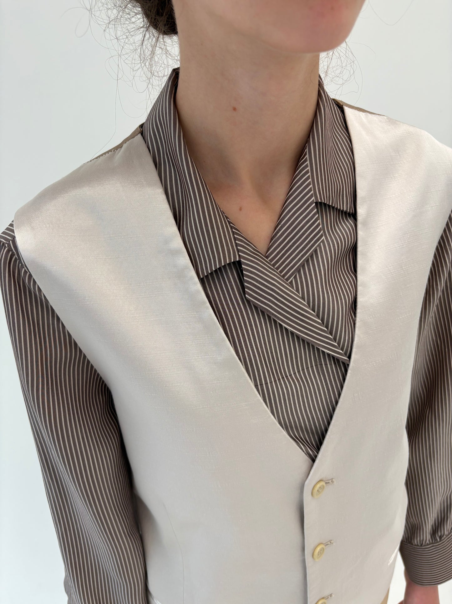 Set sacou + vestă din stofă satinata off white din mix de mătase naturală