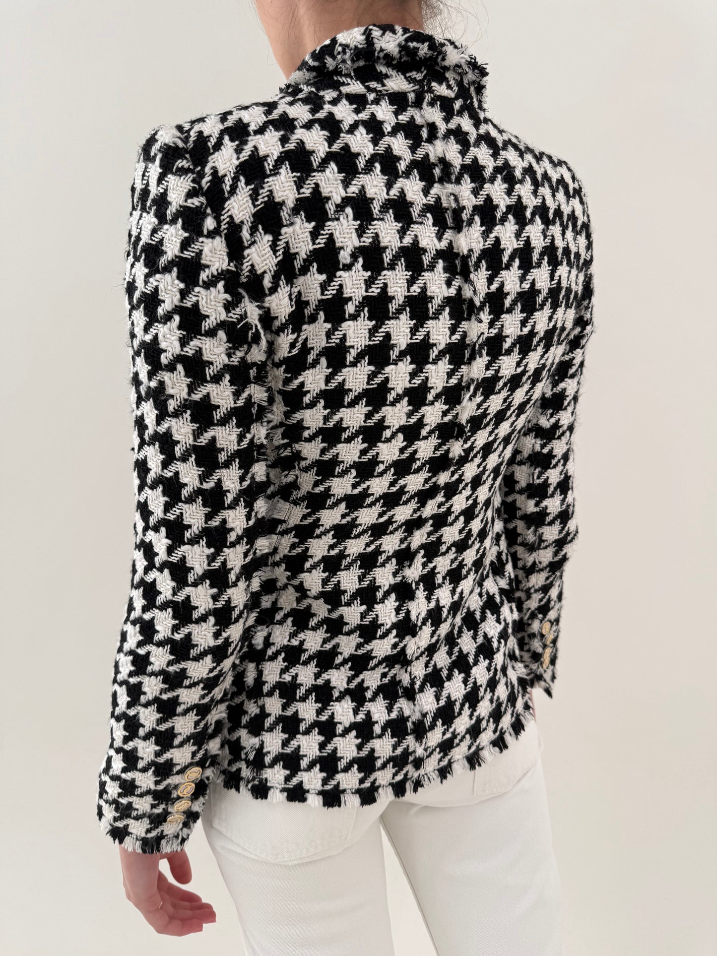 Sacou cambrat pied de coq alb negru din tweed de bumbac