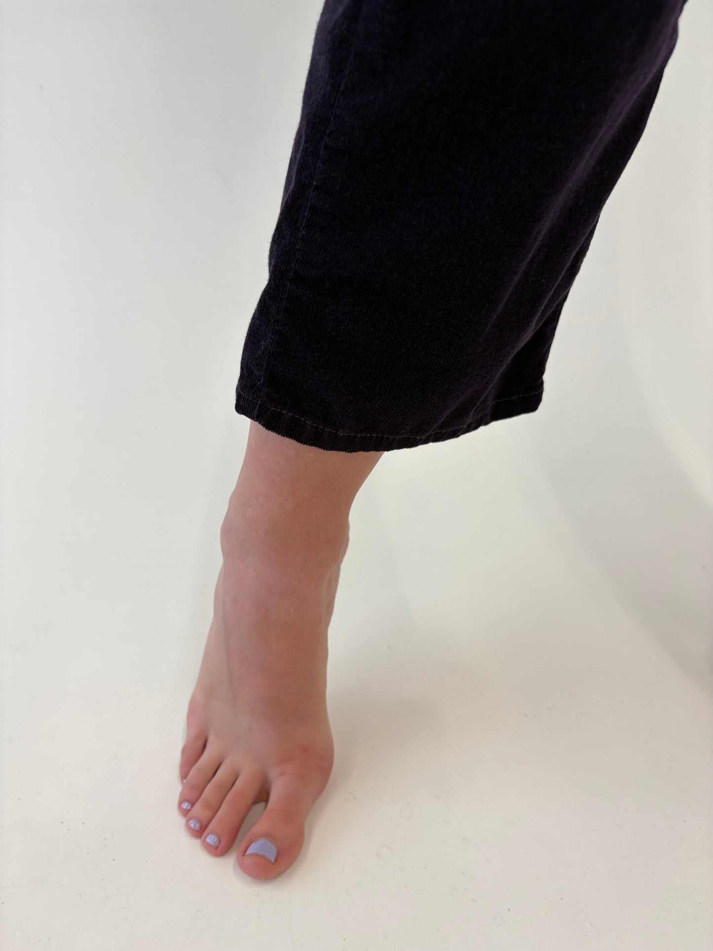 Pantaloni dark aubergine din catifea penelul modelatoare