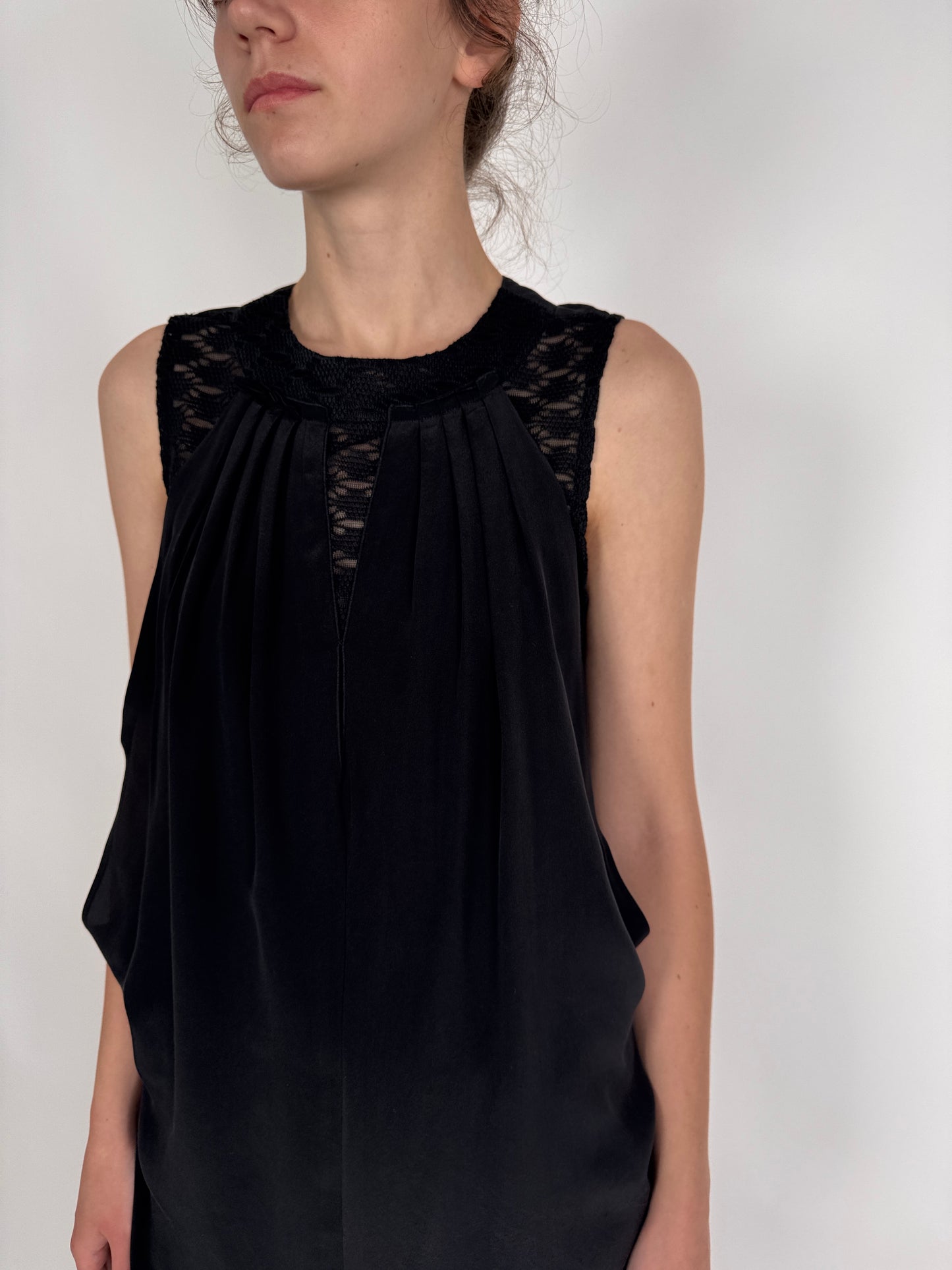 LBD luxury Pringle of Scotland din mătase naturală și dantelă