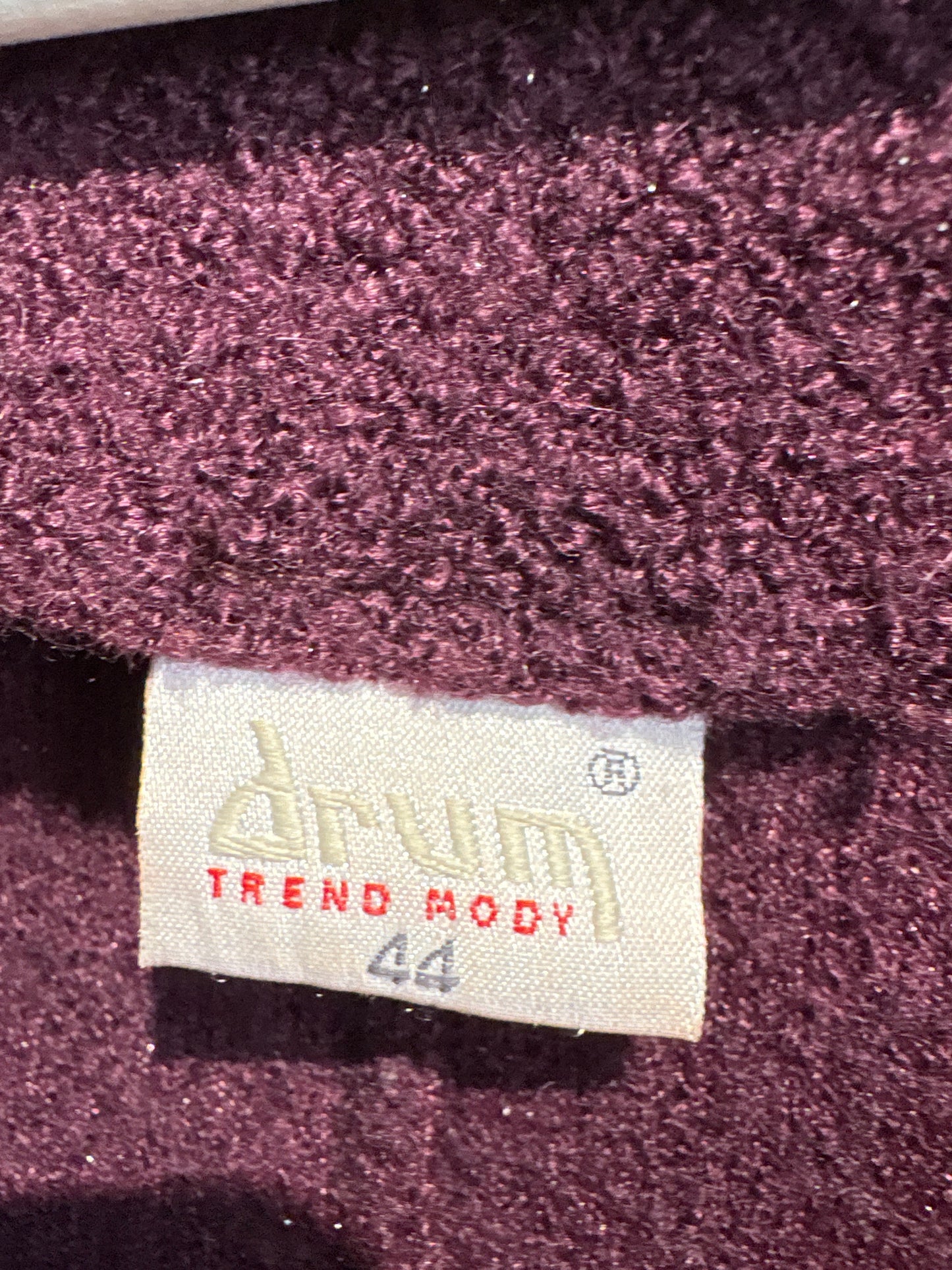 Sacou dark burgundy cambrat din boiled wool cu inserții extrafine de lurex