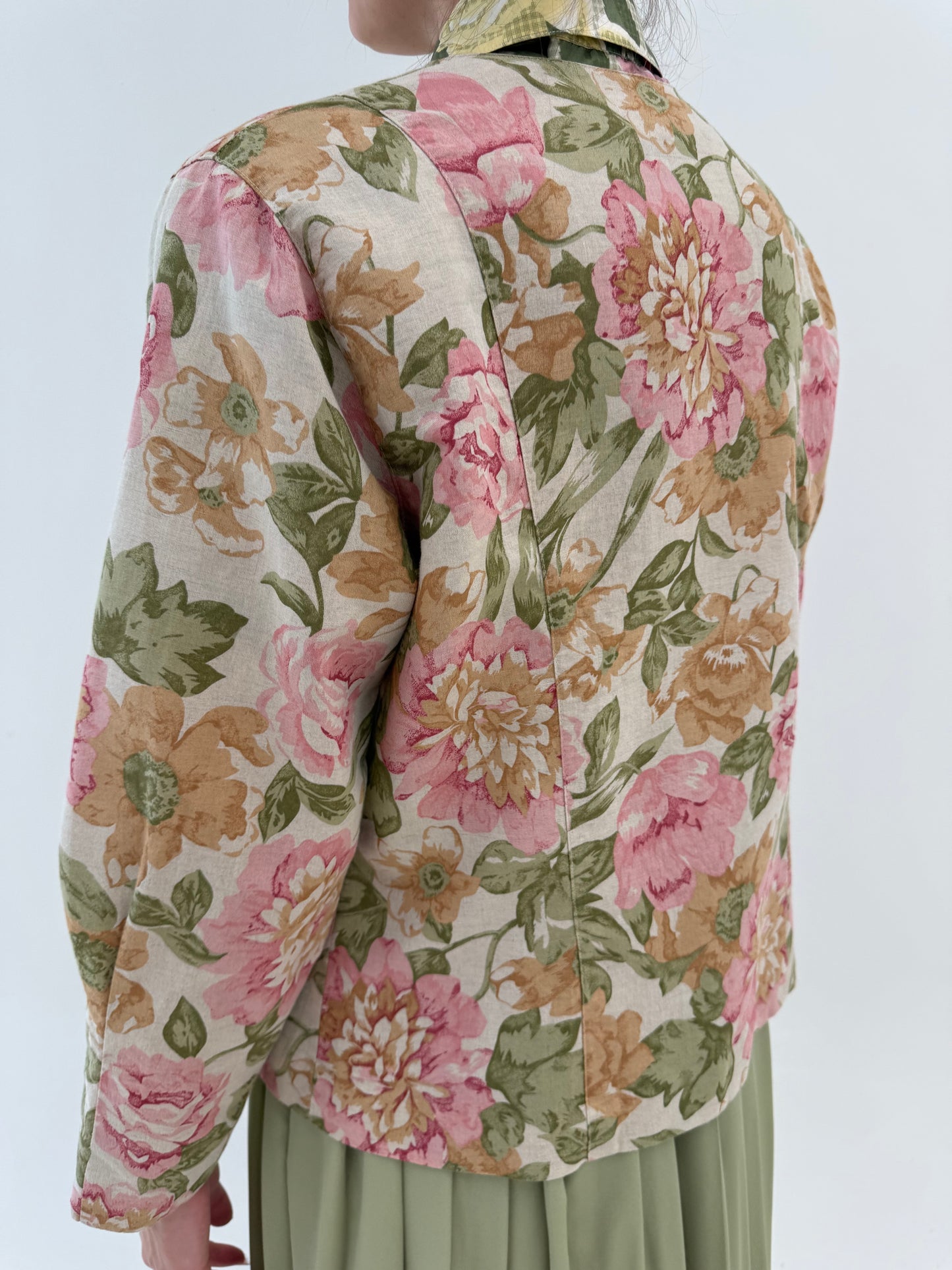 Sacou vintage din pânză de in în croi minimalist cu print superb cu trandafiri