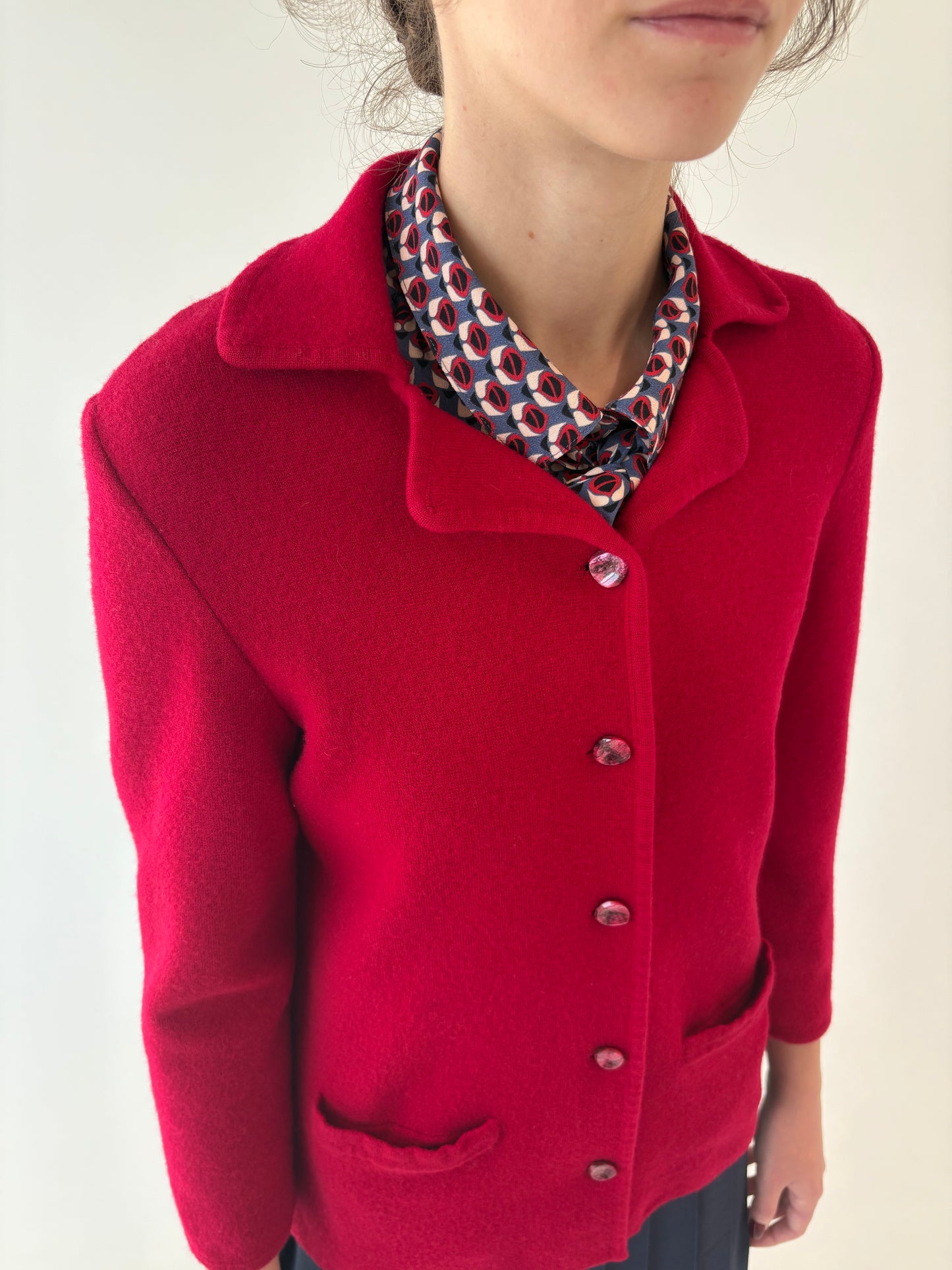 Sacou petite din jerse de lana merino extrafina cherry red de gramaj mare