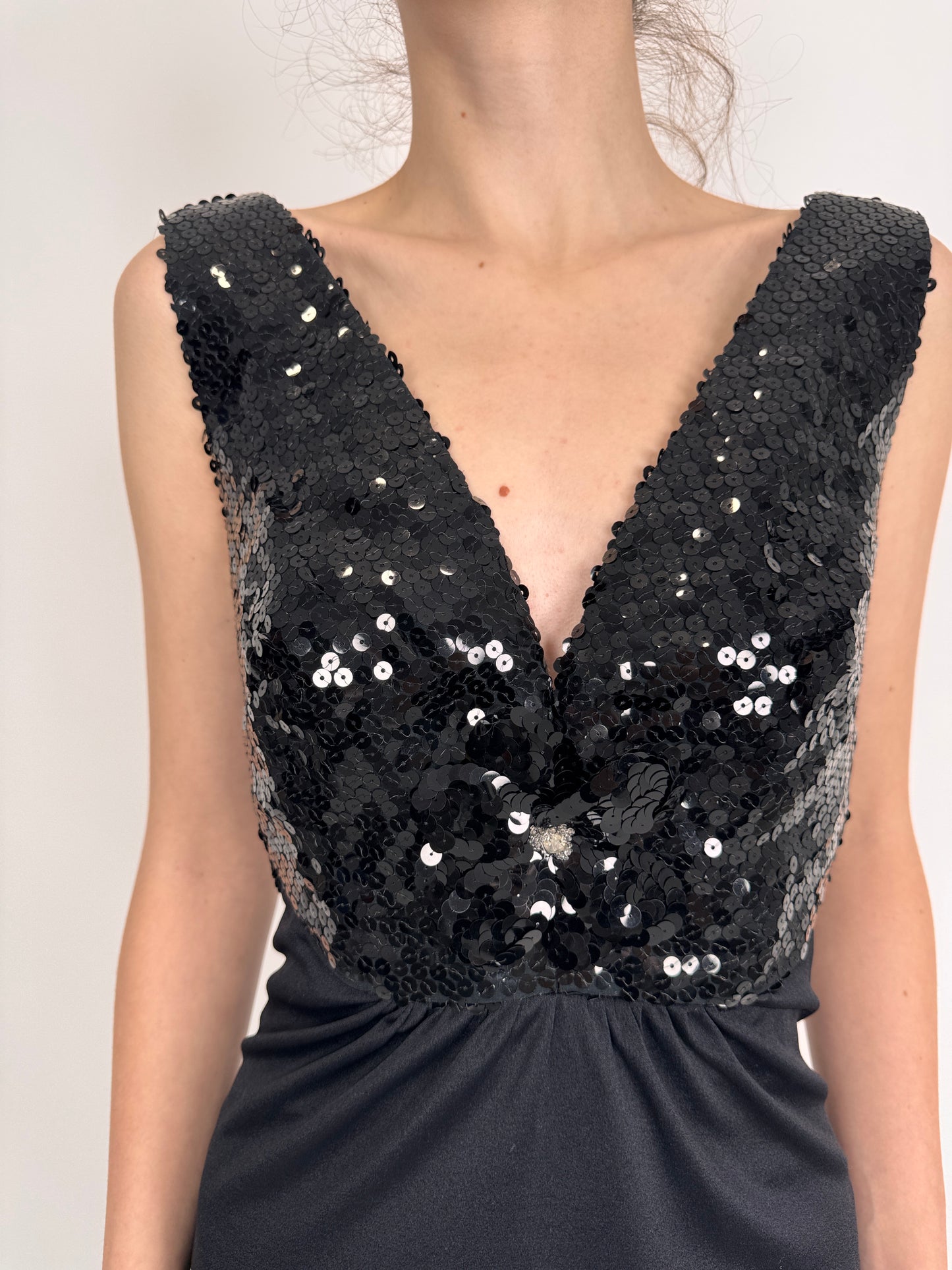 LBD vintage maxi cu talie ultra înaltă și aplicații din paiete negre