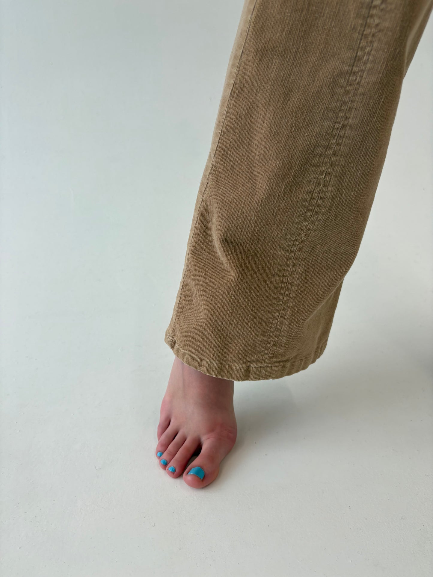 Pantaloni camel evazați din corduroy confort modelatori