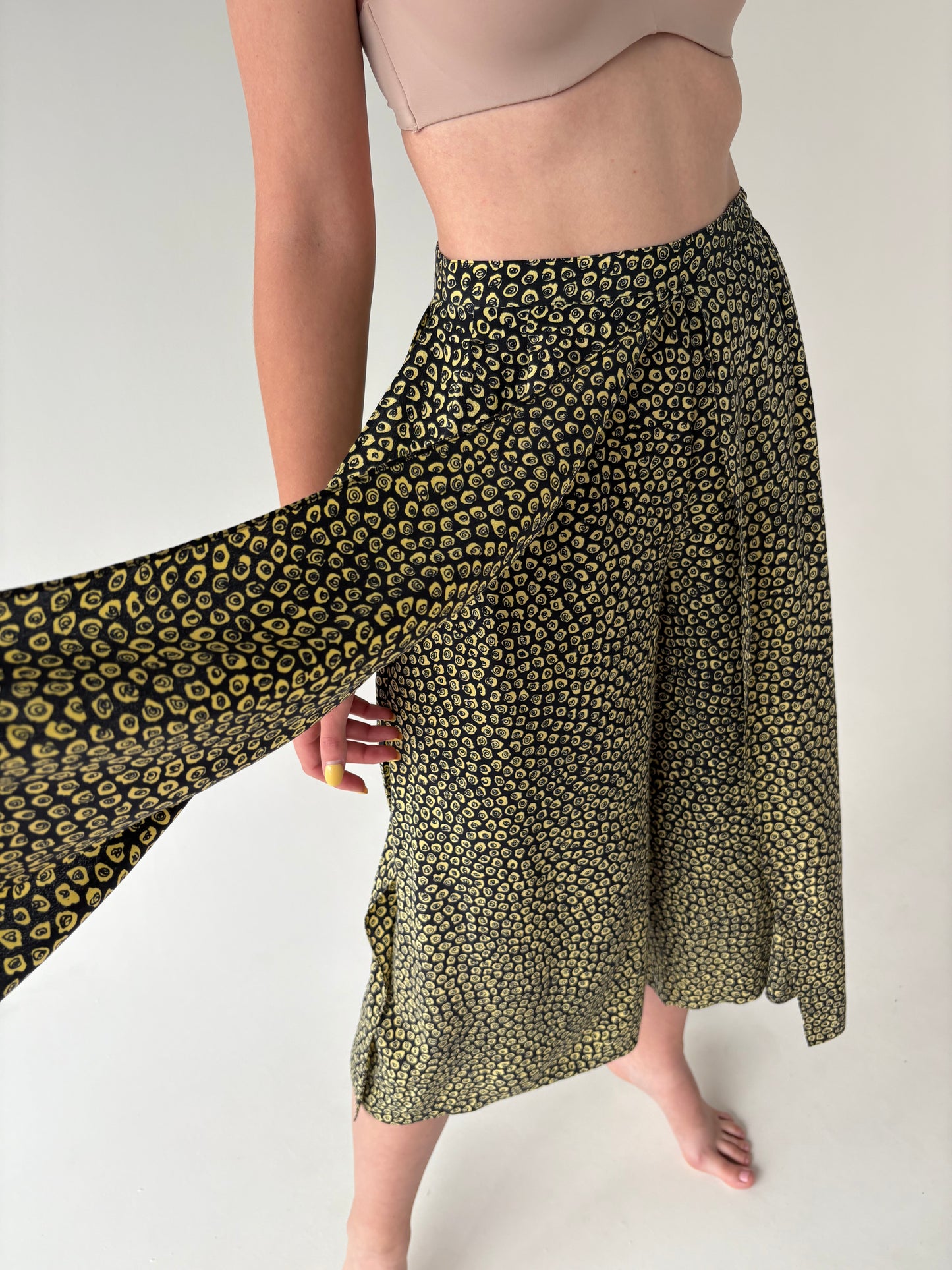 Salopetă din mătase naturală cu pantaloni culottes și talie ultra înaltă