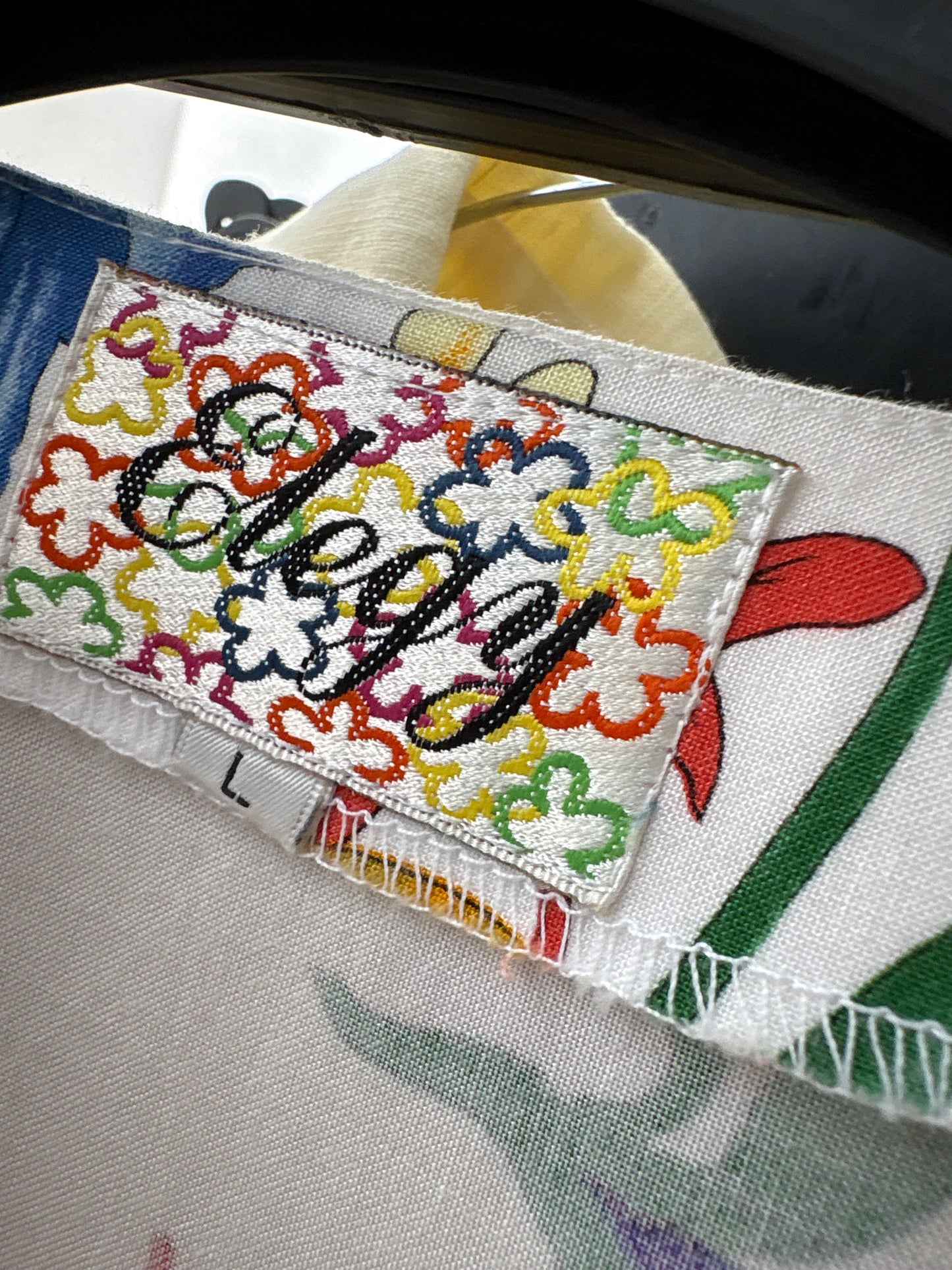 Cămașa vintage cu print floral superb în croi minimalist