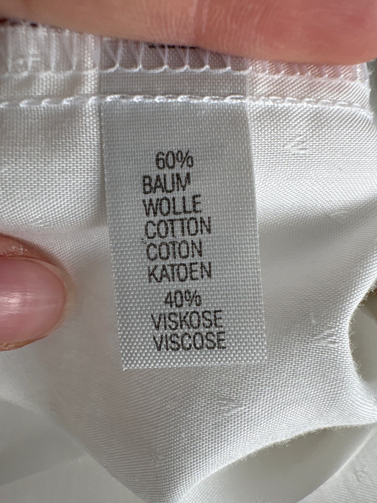 Cămașa de brand premium din poplin excepțional cu broderie neagră delicată