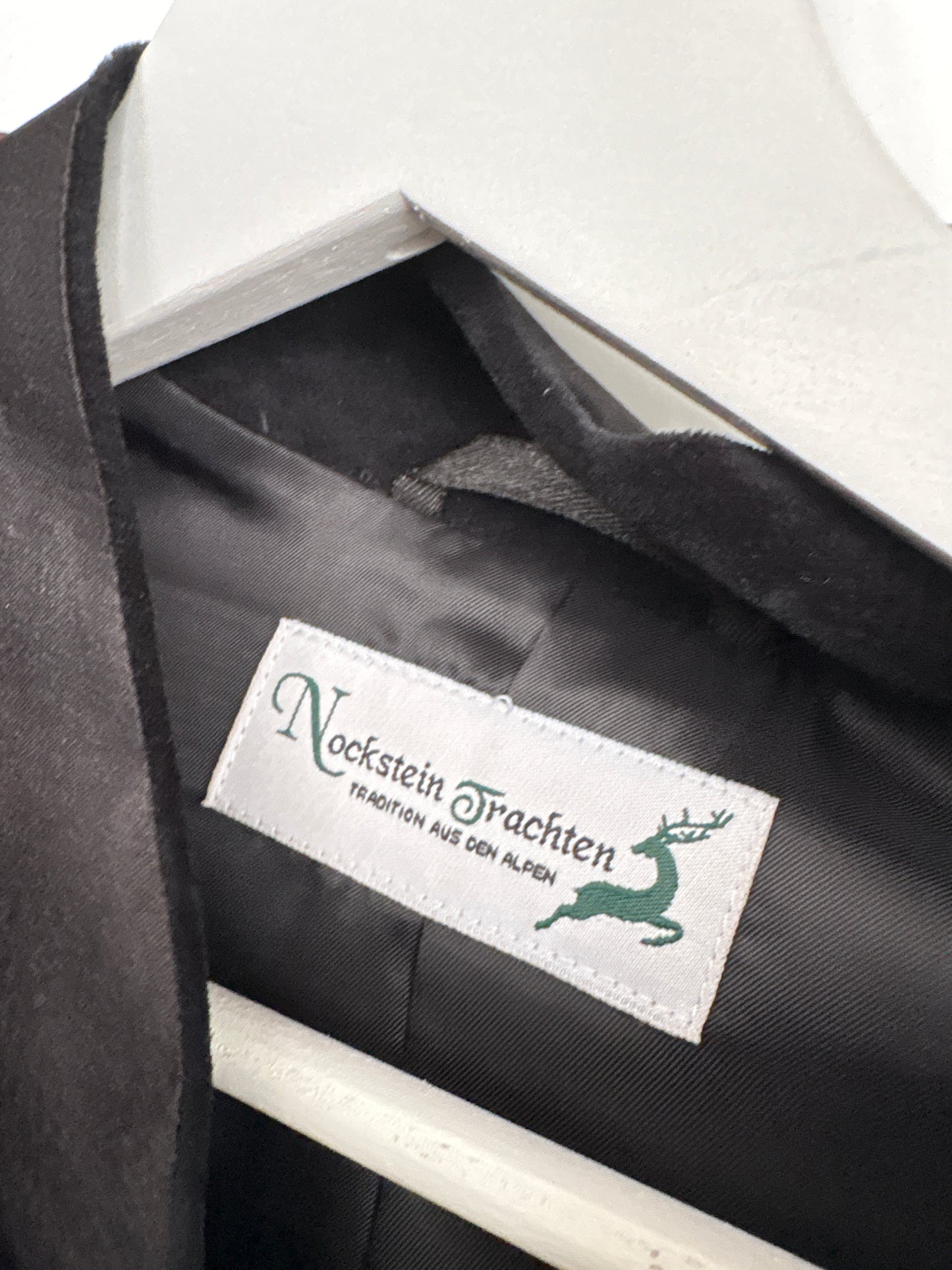 Sacou cambrat de călărie din lana ultra confort cu nasturi argintii