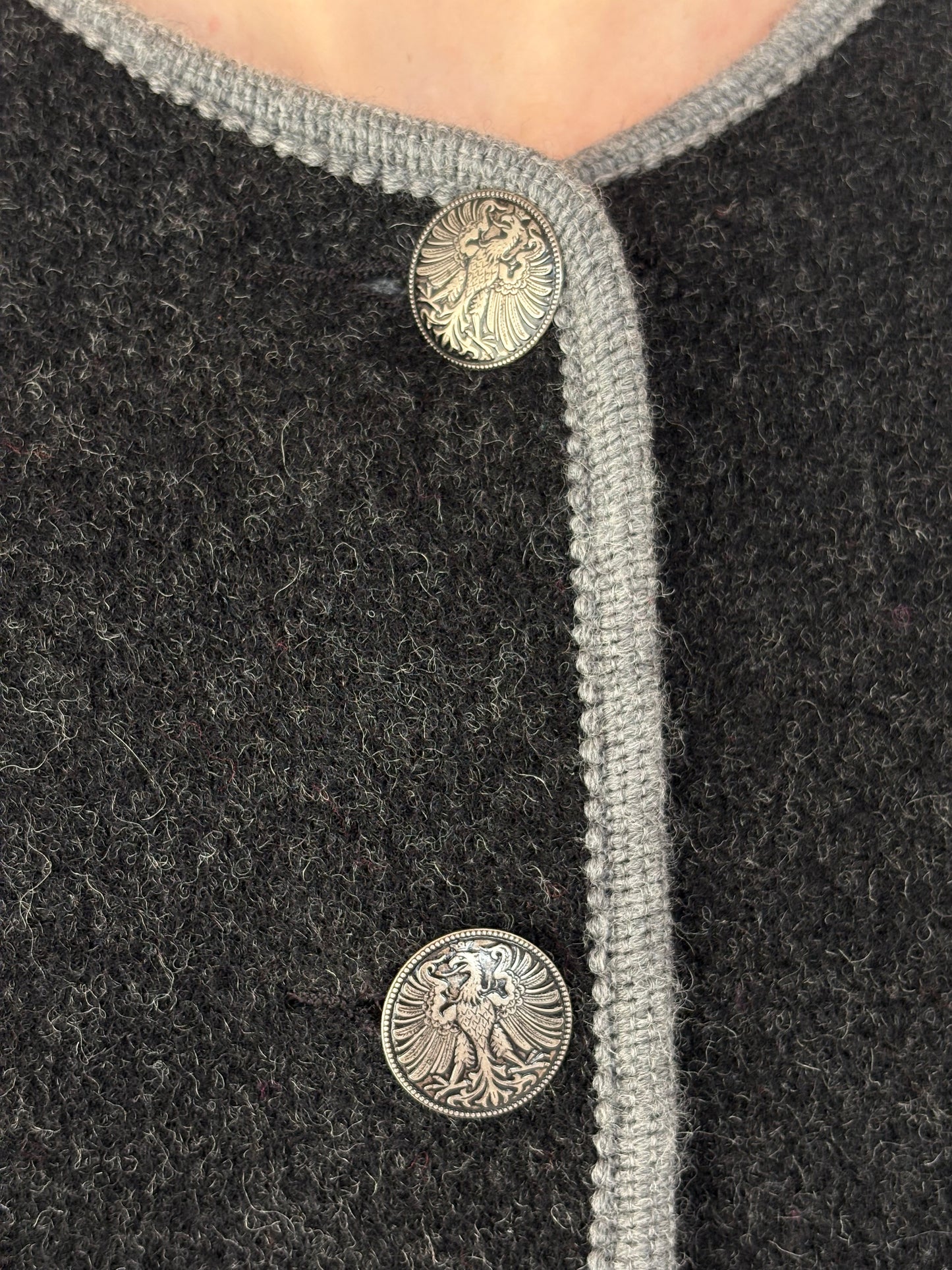 Jacheta vintage petite din boiled wool gros cu nasturi metalici argintii