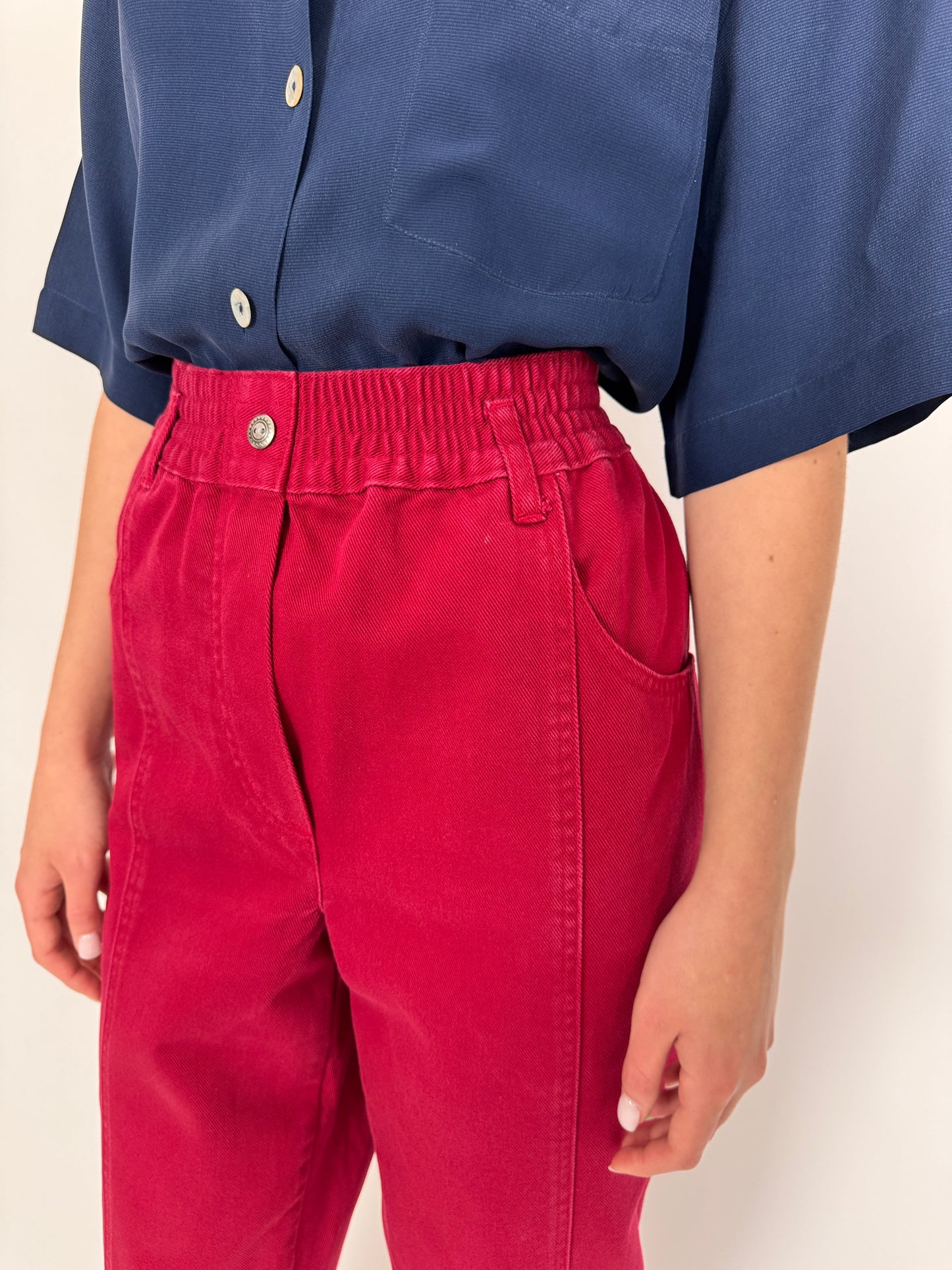 Jeanși vintage cherry red cu talie ultra înaltă elastică