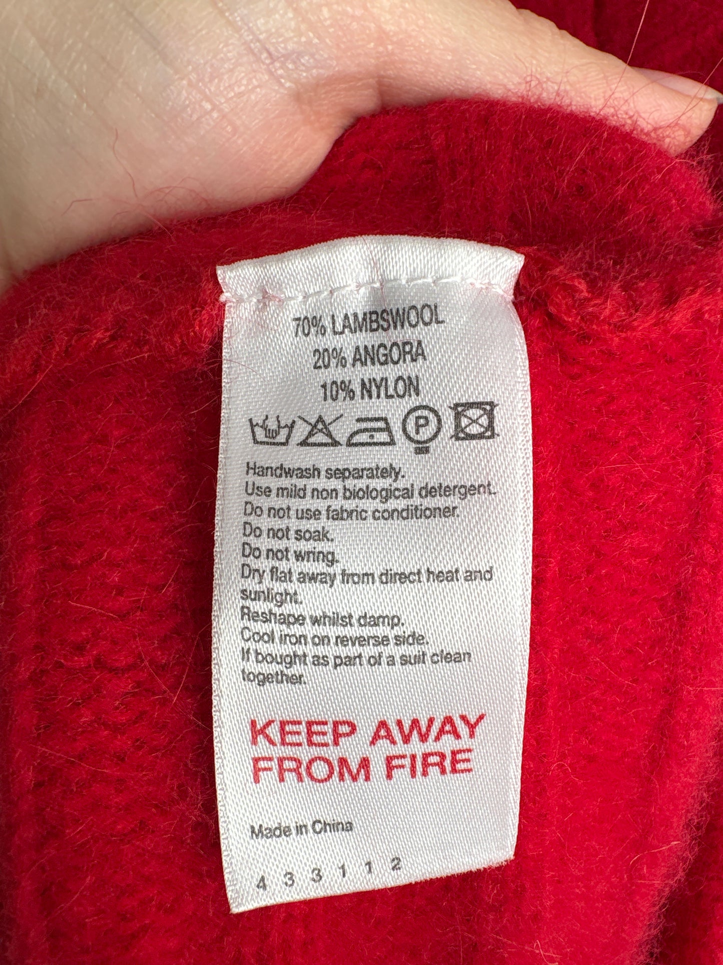 Capa cherry red din tricot plin extrafina de lana cu Angora