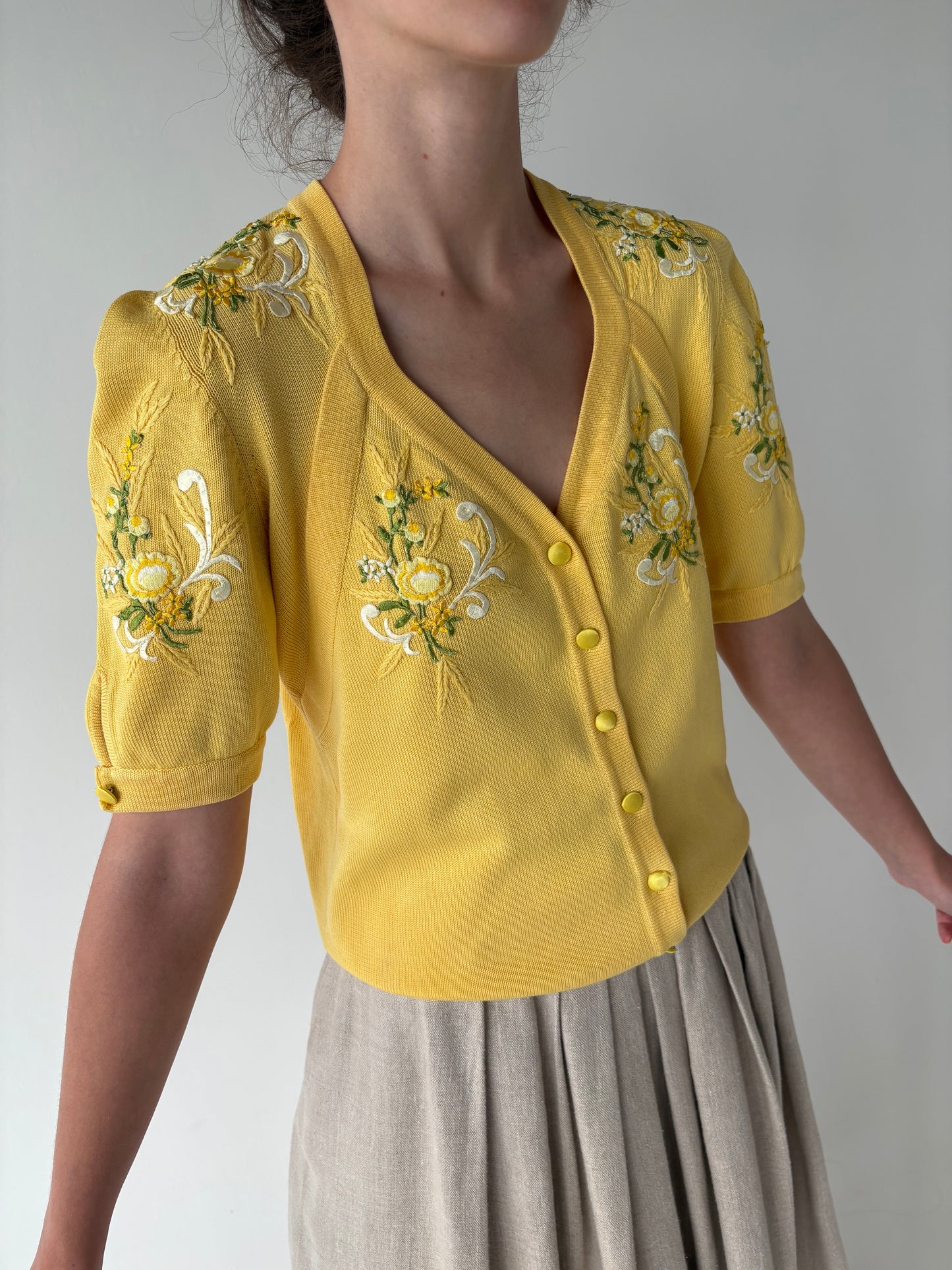 Top vintage italian cu broderie manuală excepțională