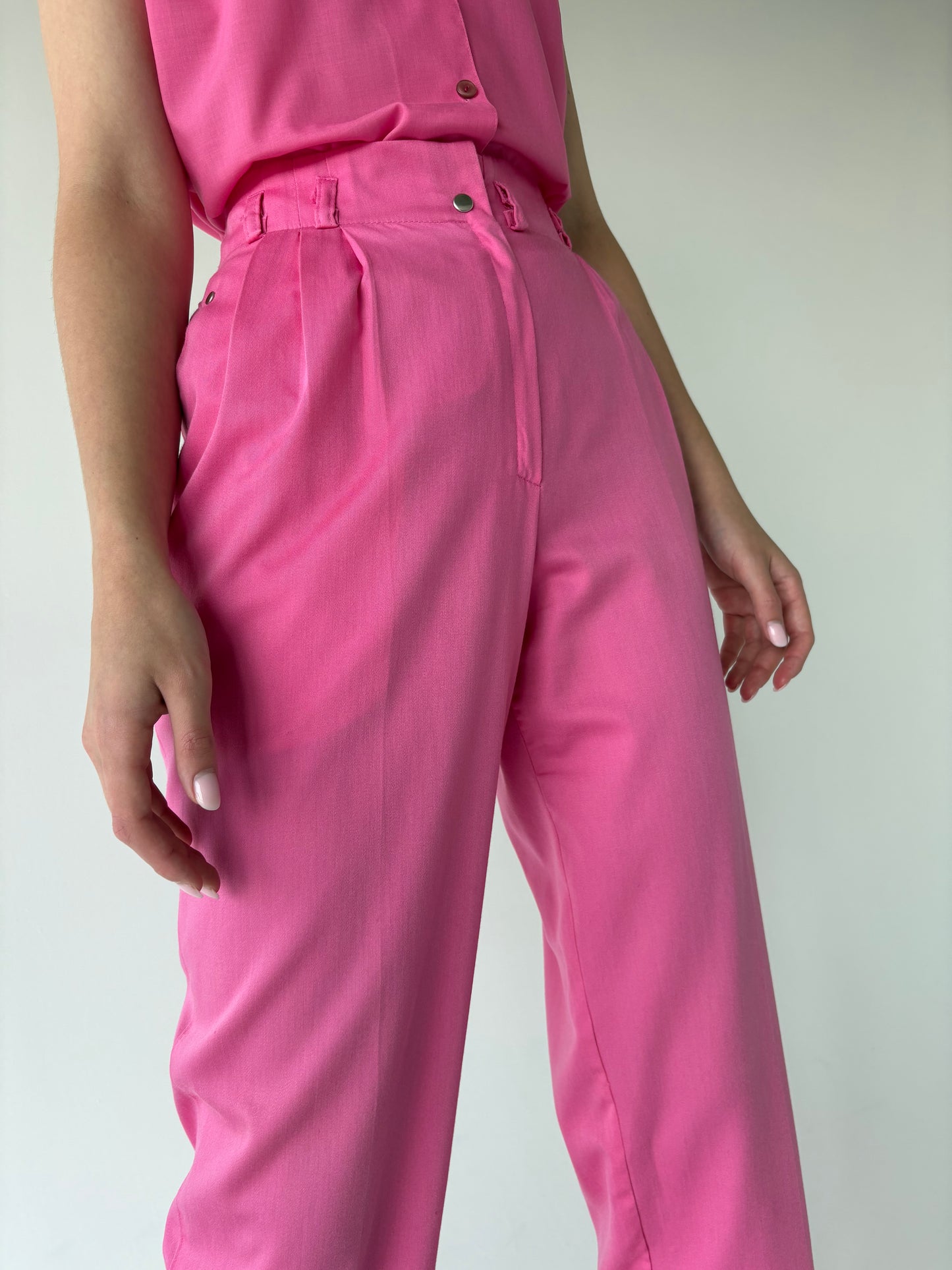 Pantaloni barbie pink cu talie ultra înaltă și pense din poplin strech