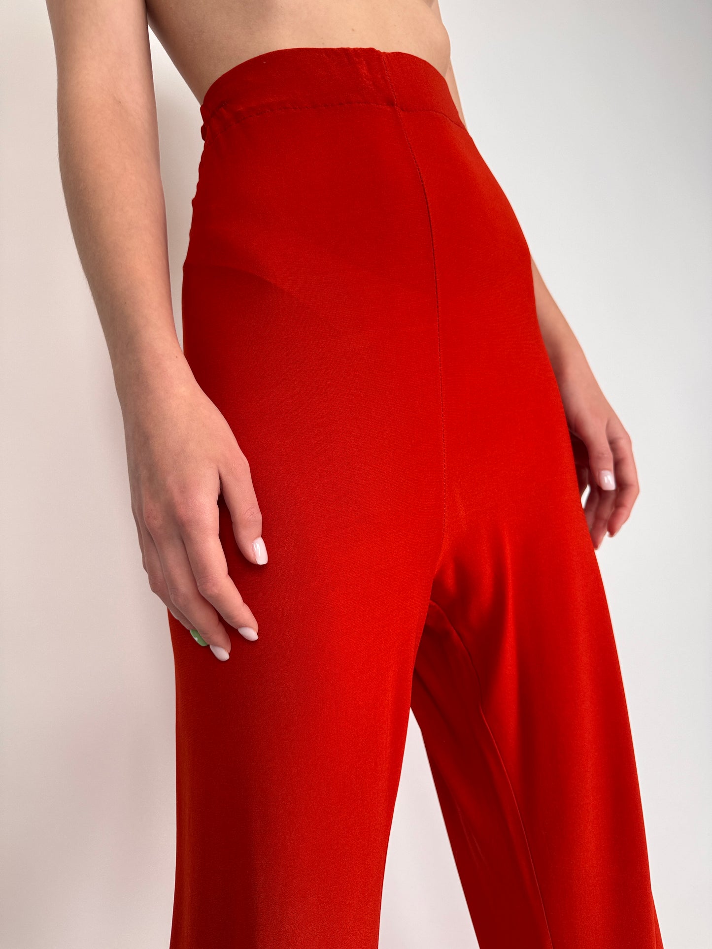 Pantaloni cherry red cu talie ultra înaltă elastică