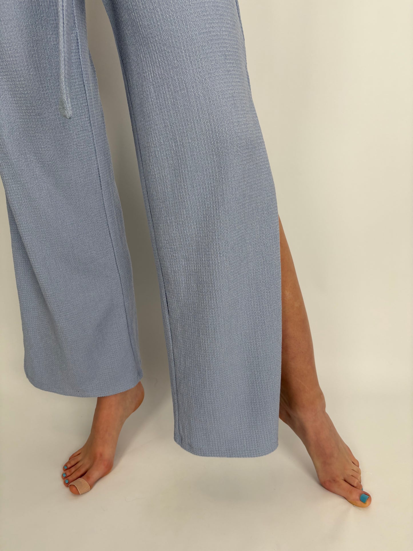 Pantaloni tall în croi chic baby blue