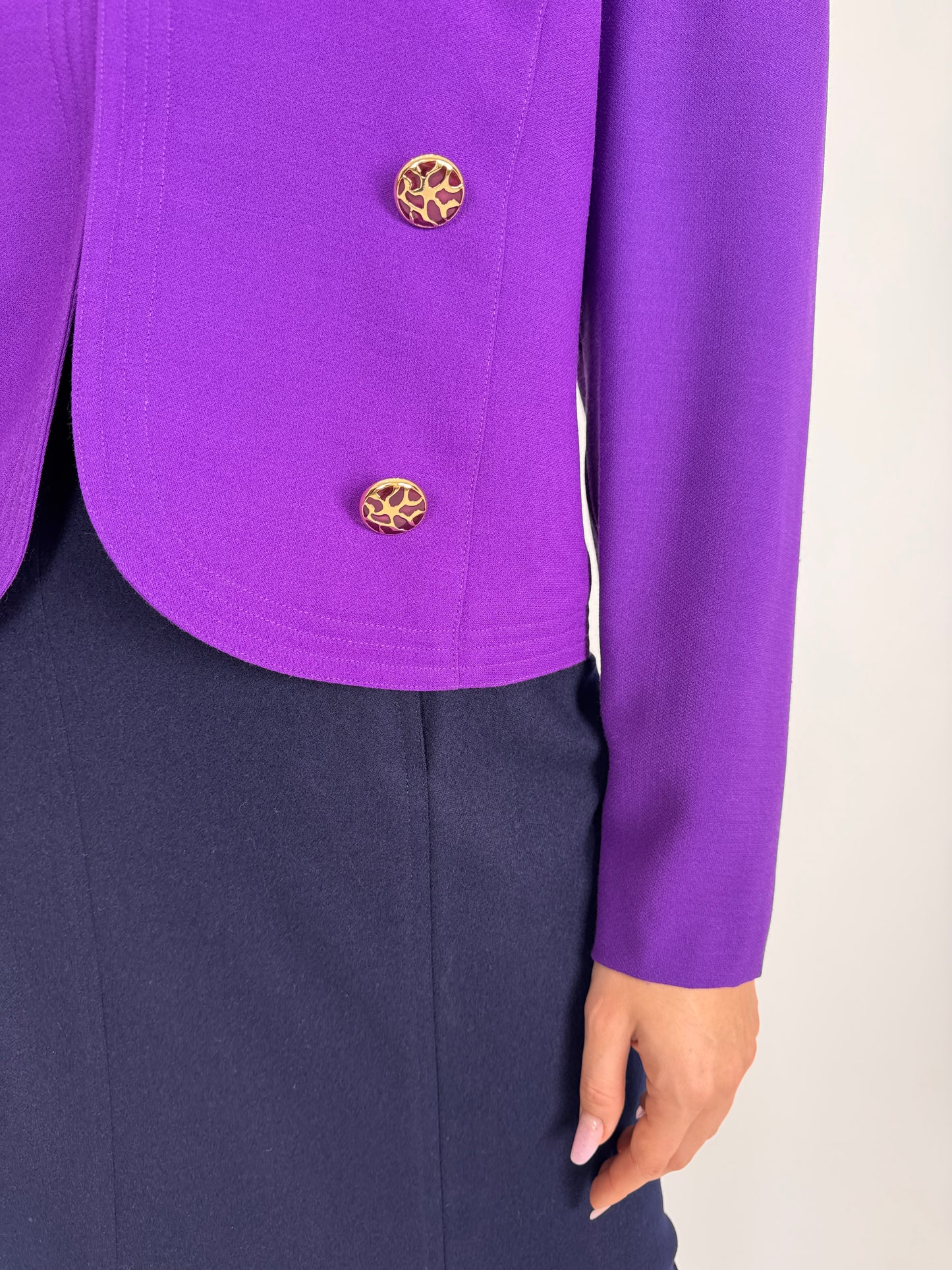 Sacou vintage grape violet din lana extrafina cu nasturi aurii