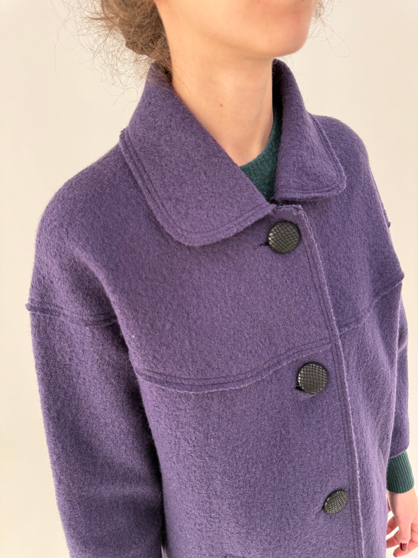 Jacheta din boiled wool în croi tip capa eggplant