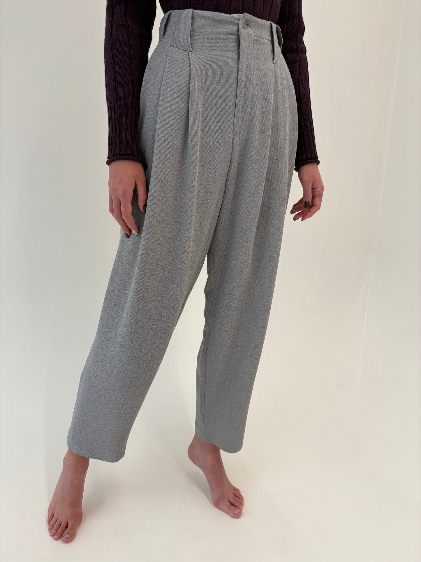 Pantaloni din lana extrafina cu pense adânci și talie ultra înaltă marcată