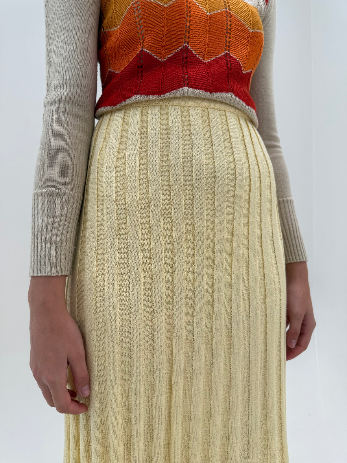 Fustă vintage plisată din tricot gros butter white de gramaj mare din mix de lana