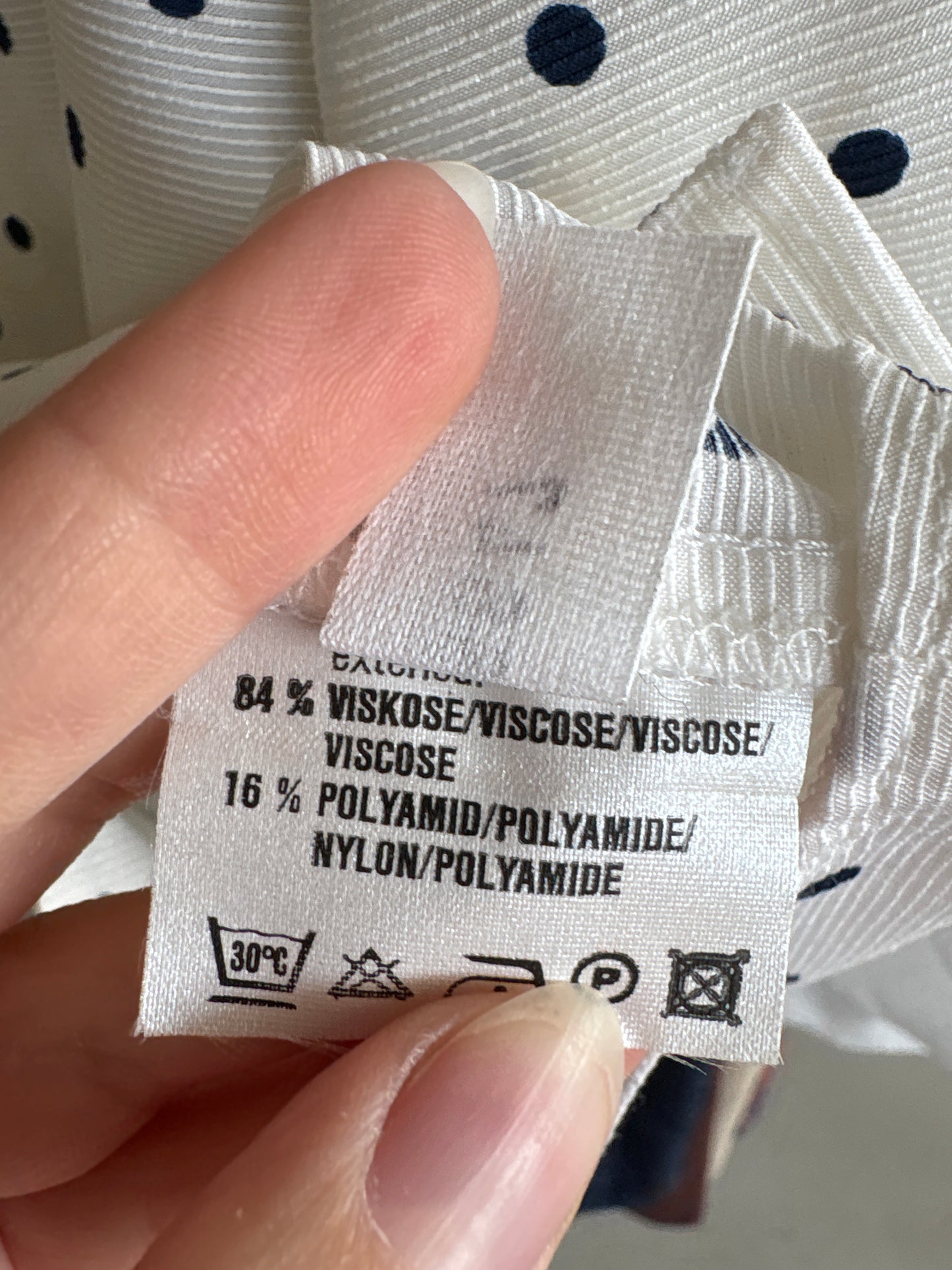 Top italian ușor cambrat din faille superb cu buline în croi retro modern