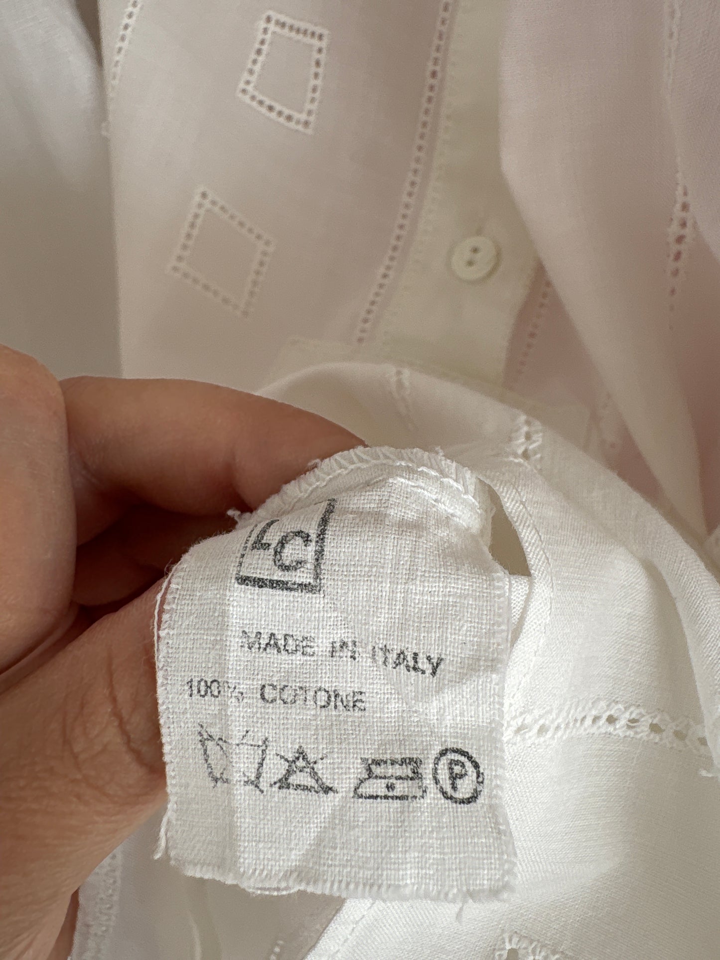 Tunica italiană excepțională integral cu broderie anglaise din cea mai fină pânză