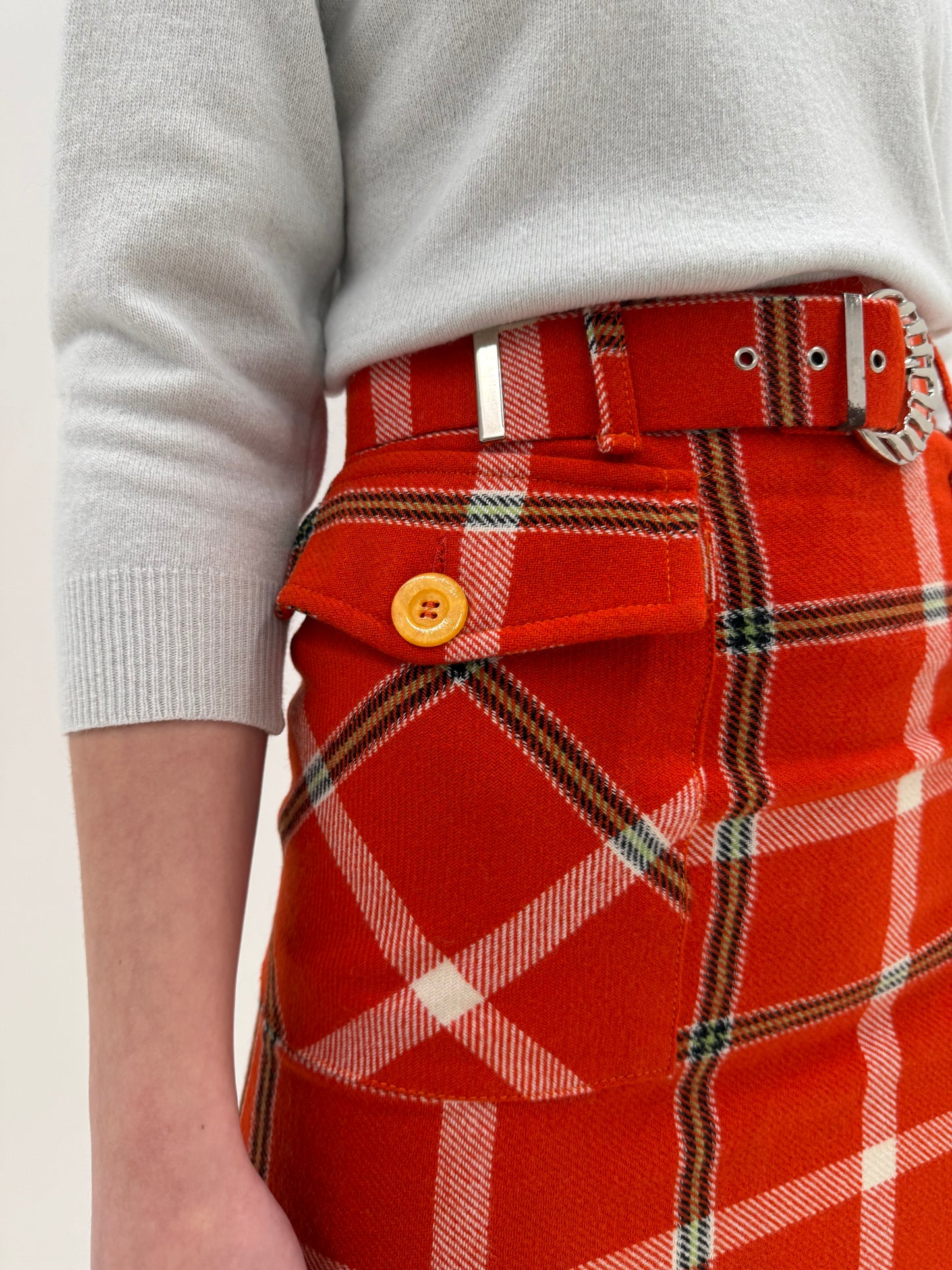 Fustă vintage în carouri new old stock din lana extrafina și curea proprie