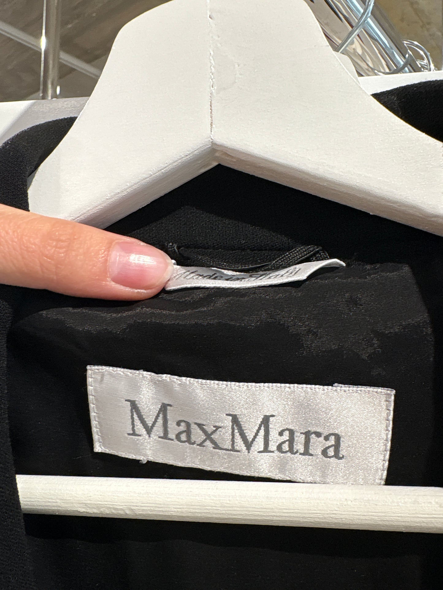 Sacou negru Max Mara din stofă de lana extrafina confort în croi ușor cambrat