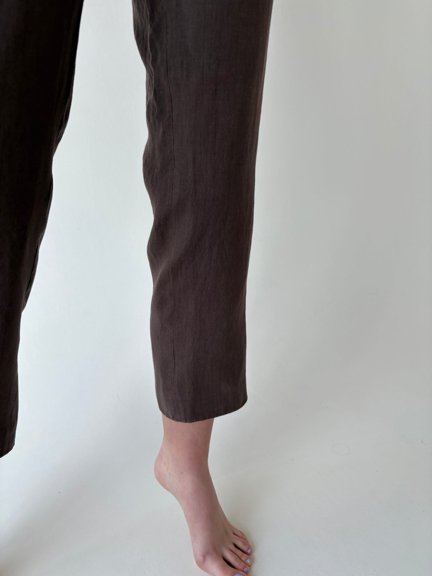 Costum chocolate brown din in in croi actual