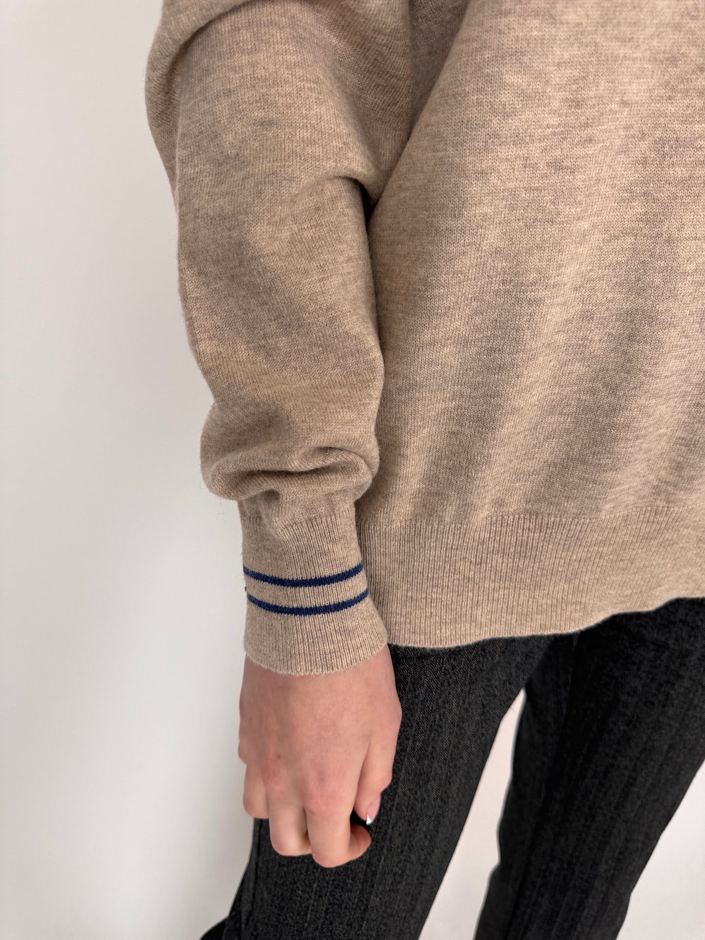 Maleta nude beige cu influențe sport din lana extrafina și cașmir