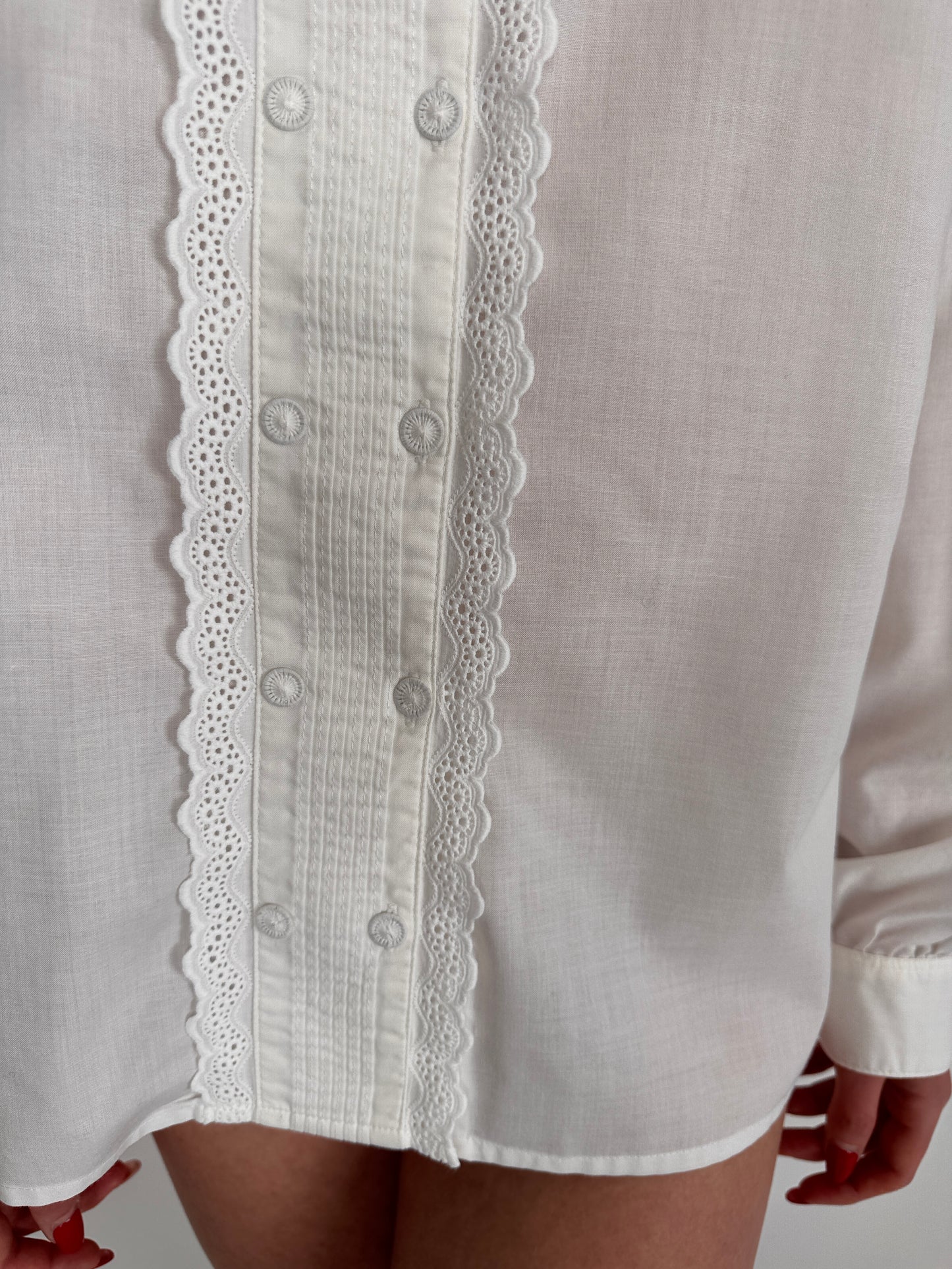 Cămașa vintage cu broderie anglaise din poplin de bumbac