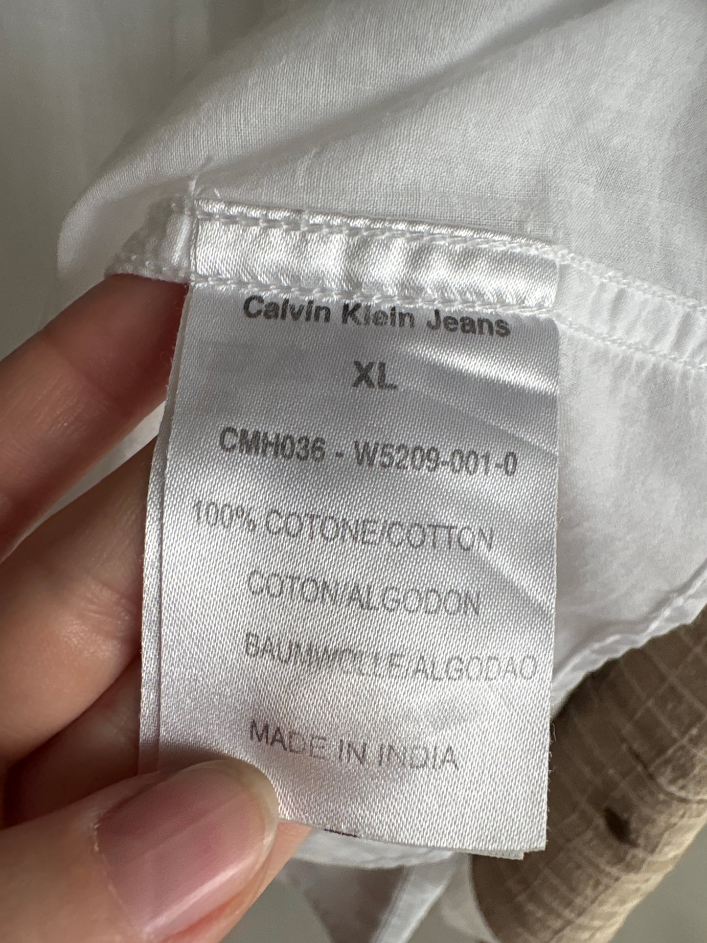 Cămașa vintage de brand din panzica de bumbac în croi asimetric retro modern