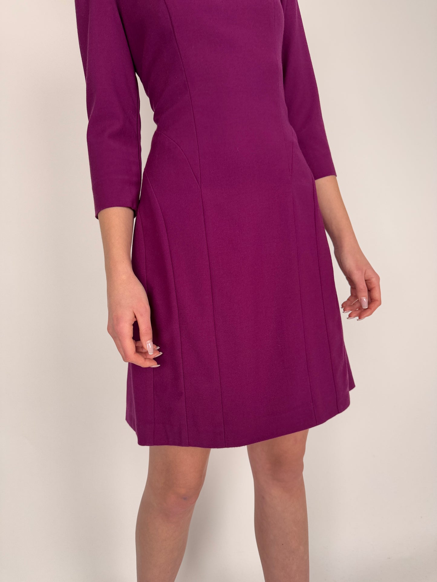 Rochie în croi minimalist dark magenta din stofă strech de lana