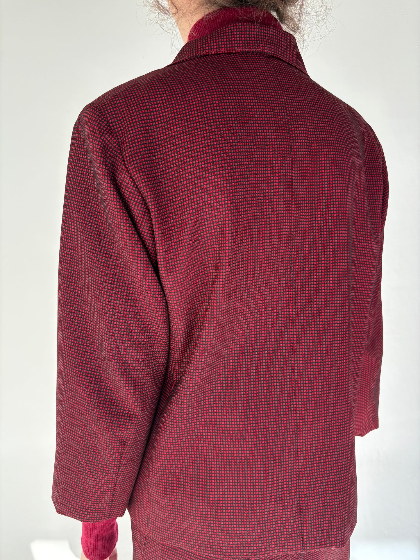 Deux piece burgundy din lana extrafina in croi de ani 60