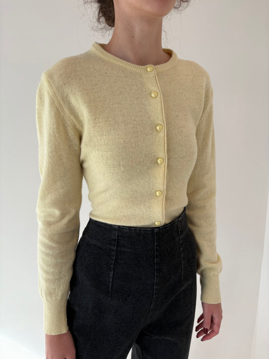 Cardigan vintage  butter yellow din lana fina cu nasturi perlă