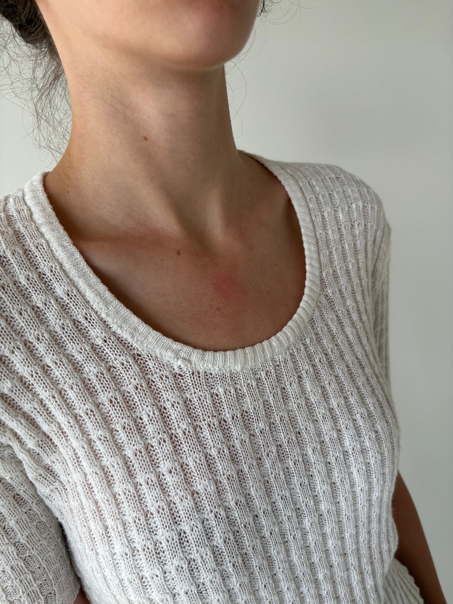 Top vintage din jerse texturat de vară in croi ușor cropped