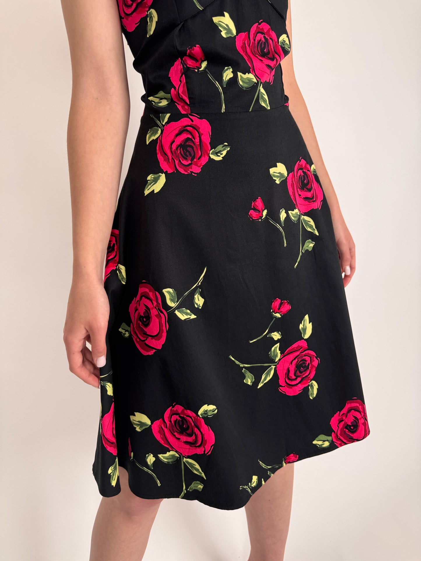 LBD vintage în croi de ani 50 din bumbac cu ținuta modelator