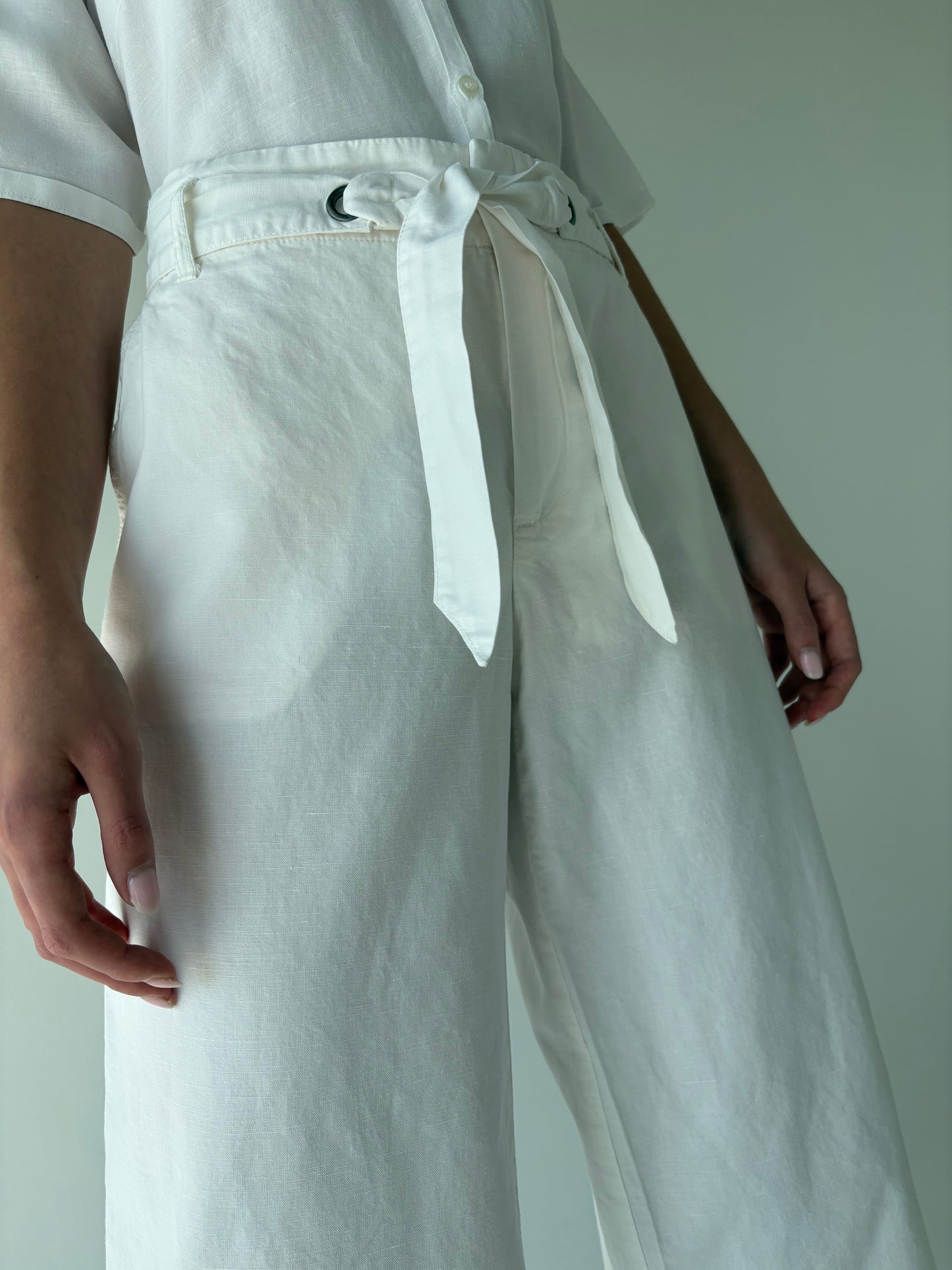 Culottes din pânză ușor structurată cu un touch strech și influențe sport
