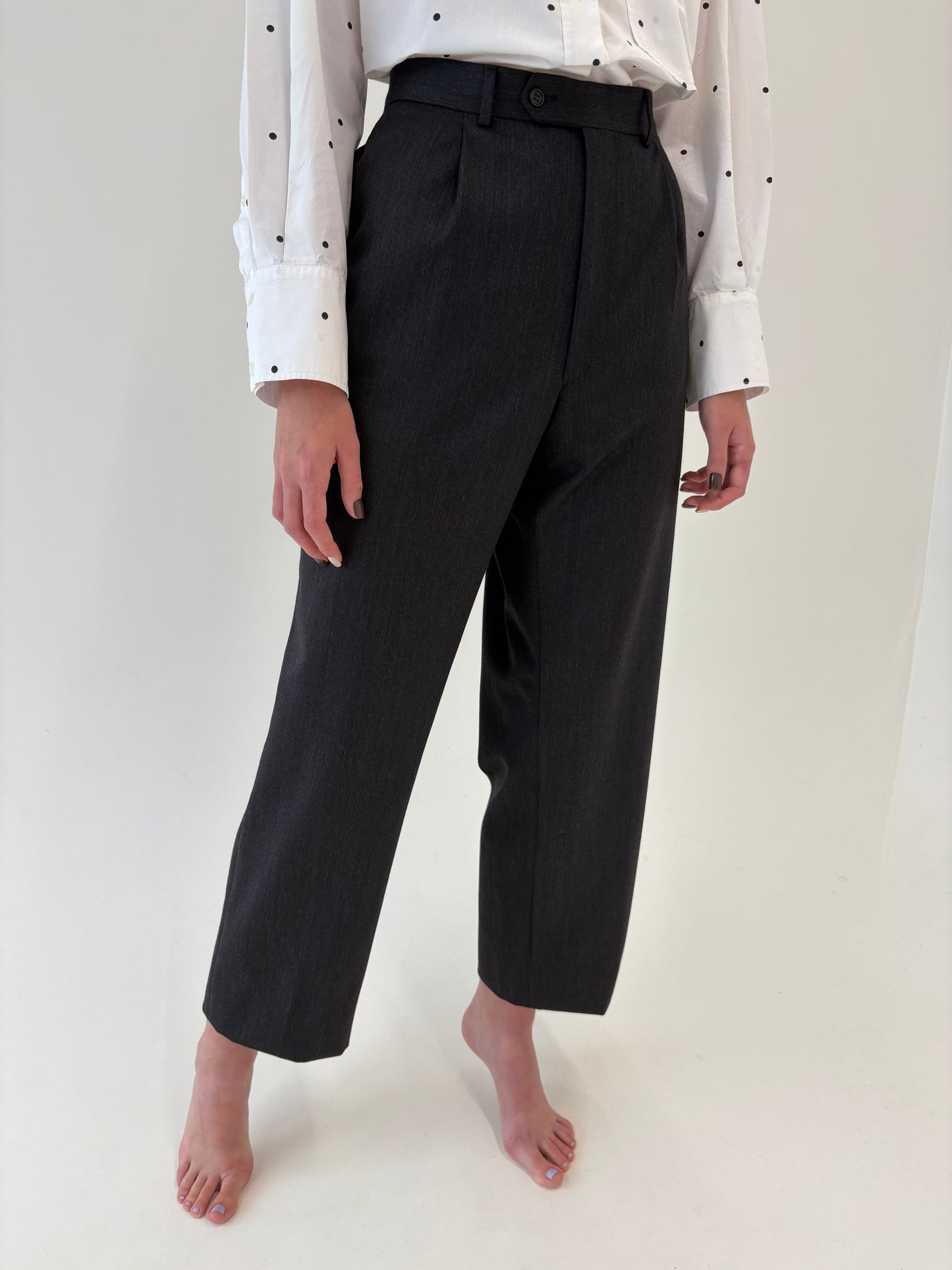 Pantaloni charcoal gray din stofă excepțională de lana merino extrafina