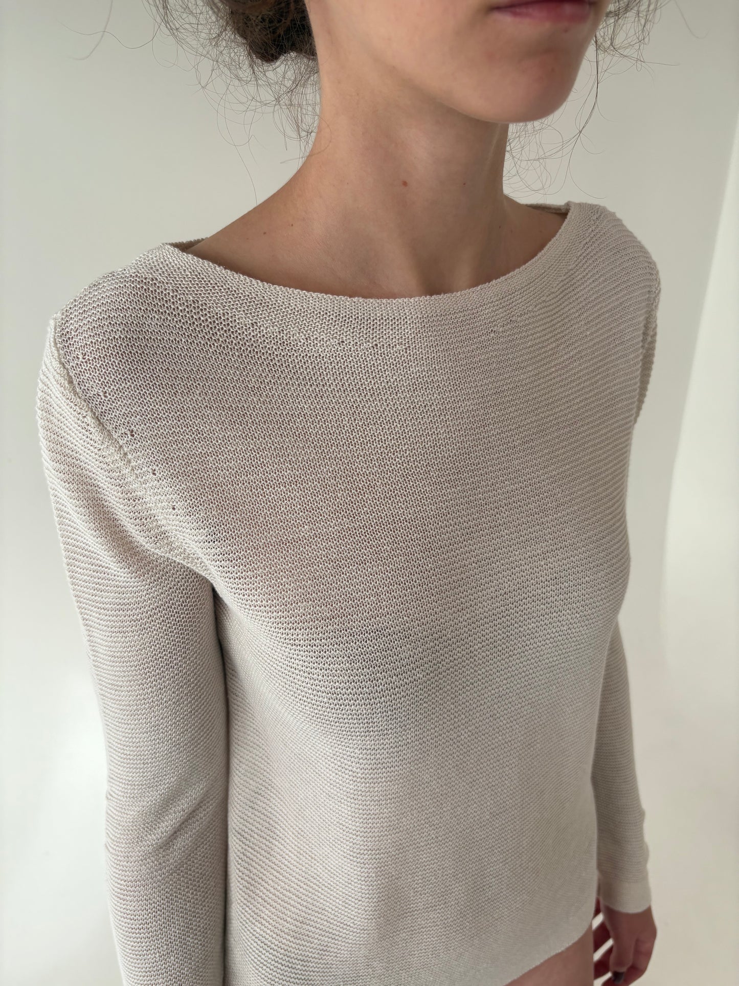 Puloveras off white cu decolteu bărcuța din tricot de in pur