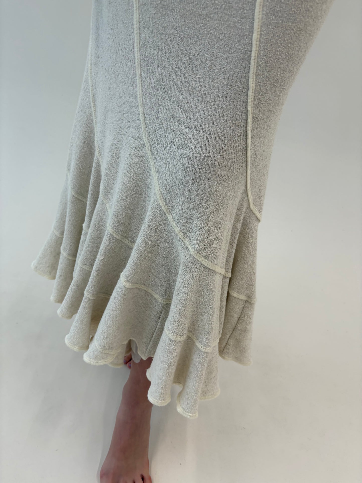 Fusta maxi mermaid în croi elaborat din jerse excepțional light butter nude