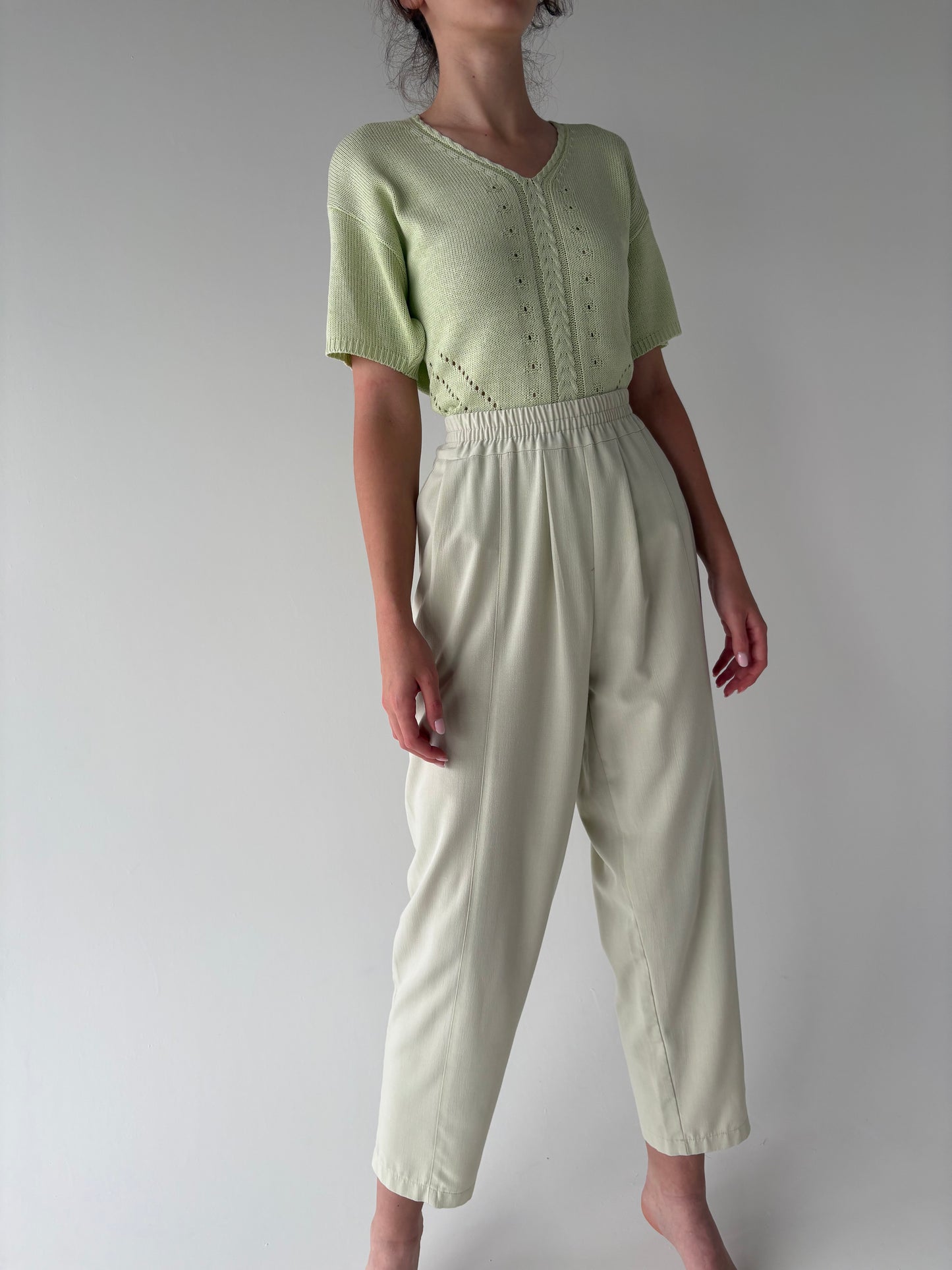 Pantaloni vintage super vaporosi light pistachio green cu talie elastică