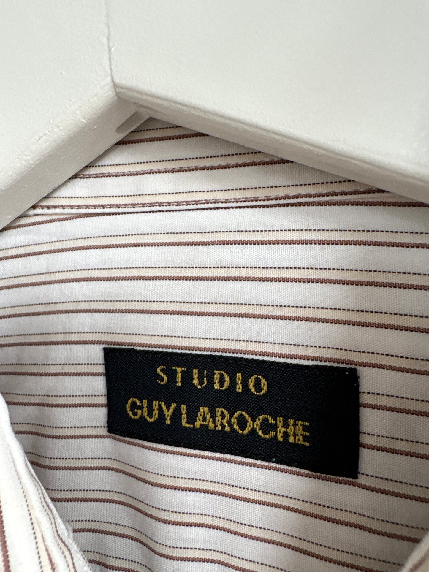 Cămașa de brand luxury Guy Laroche cu dungi fine verticale chocolate brown