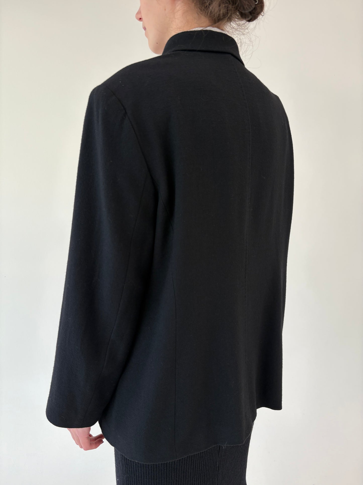 Jacheta petite neagră de brand luxury Krizia din lana extrem de fină