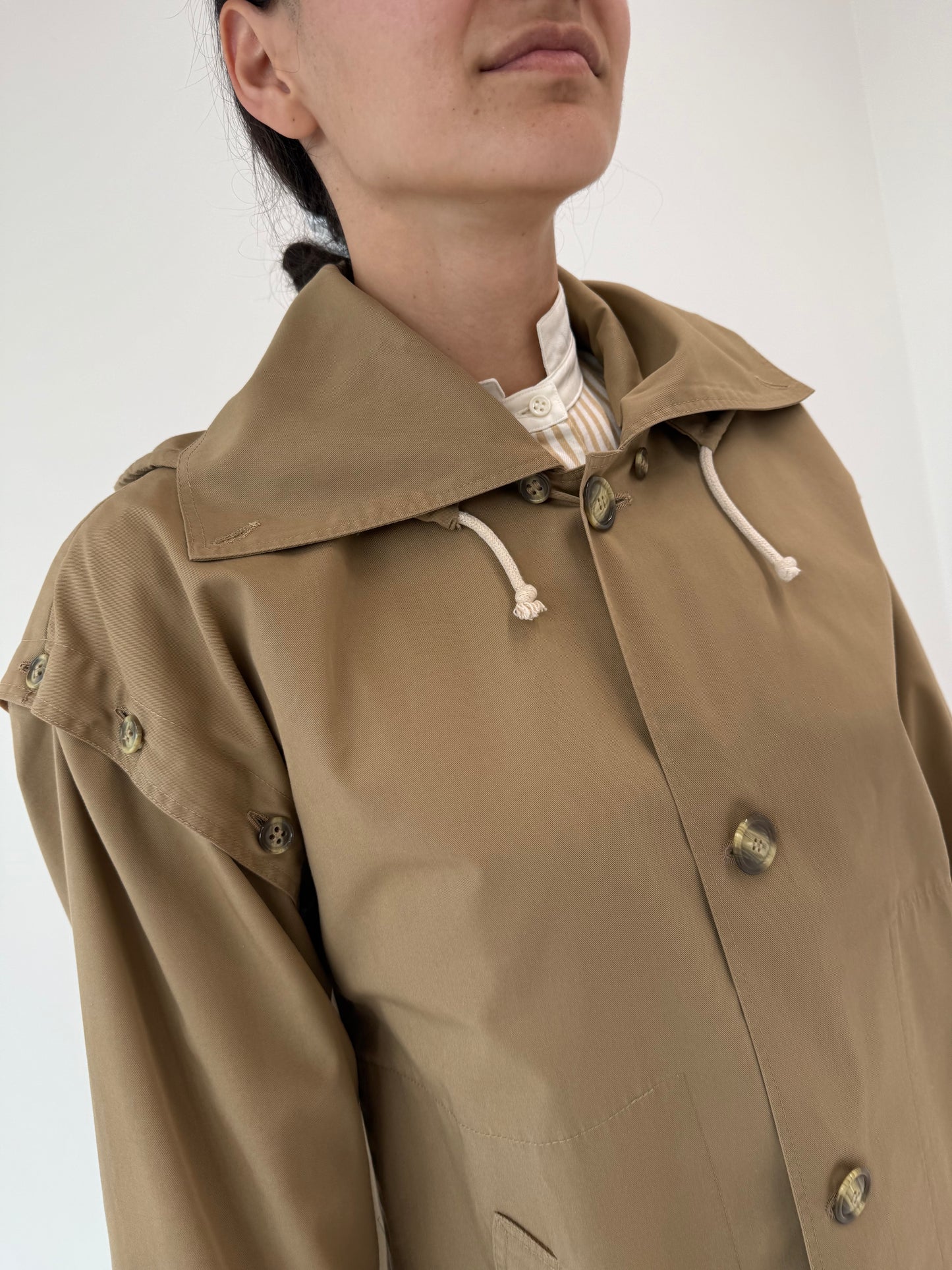 Trench vintage camel impermeabil cu mâneci detașabile și gluga
