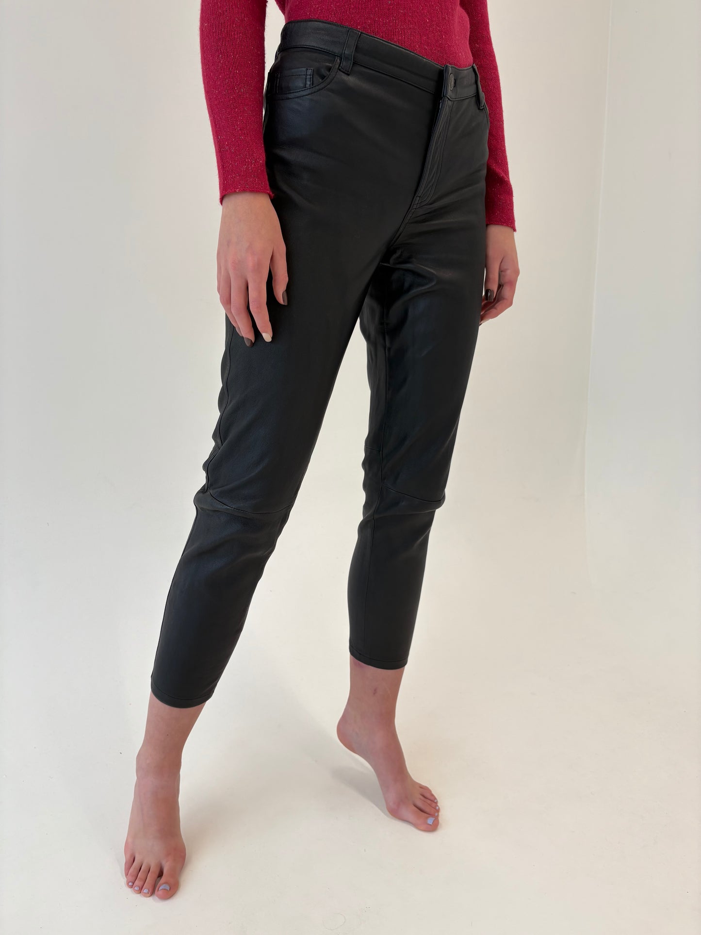 Pantaloni petite din piele naturală ușor strech