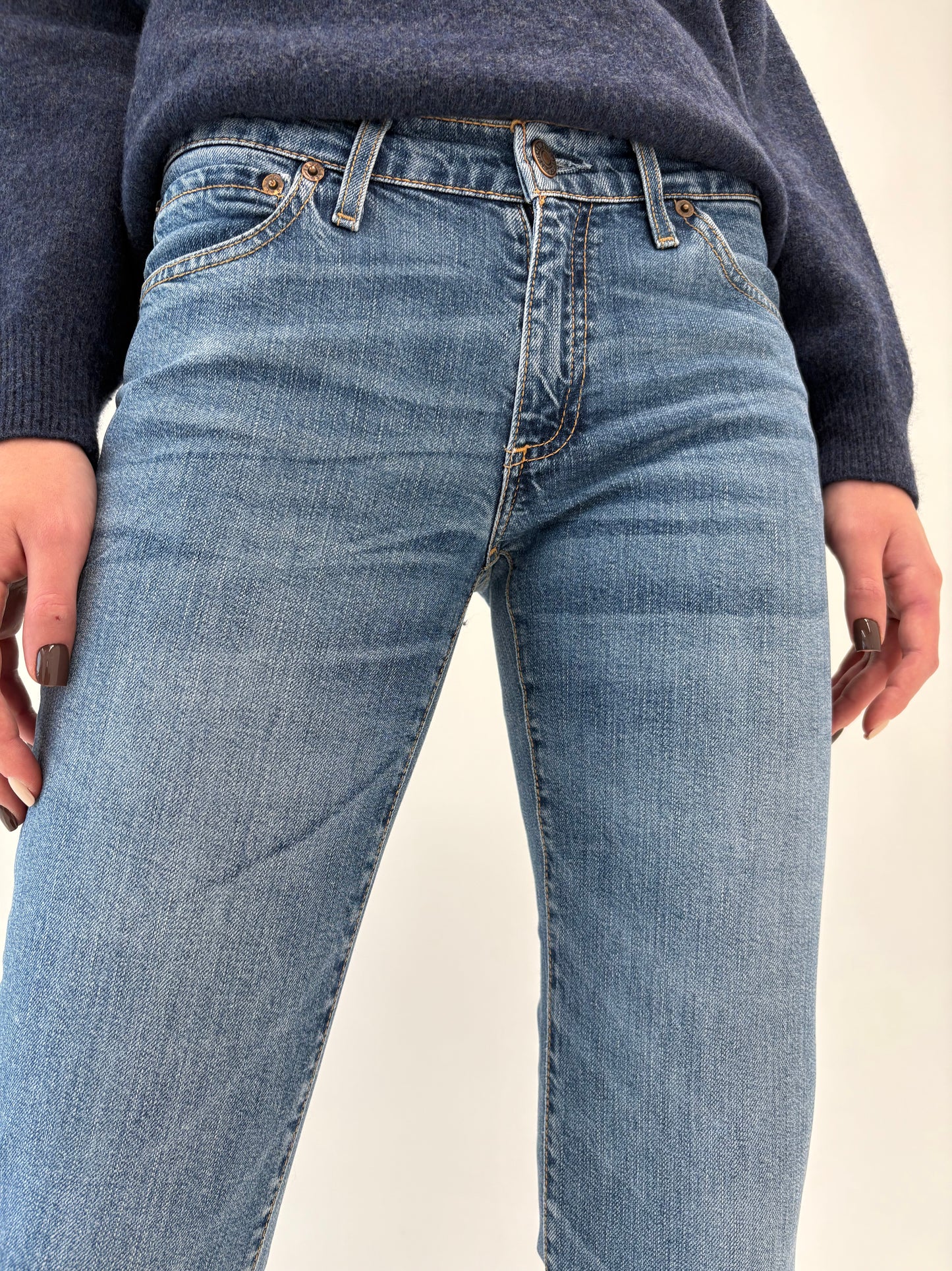 Jeans Levi’s tall bootcut clasic wash cu un touch de elastan