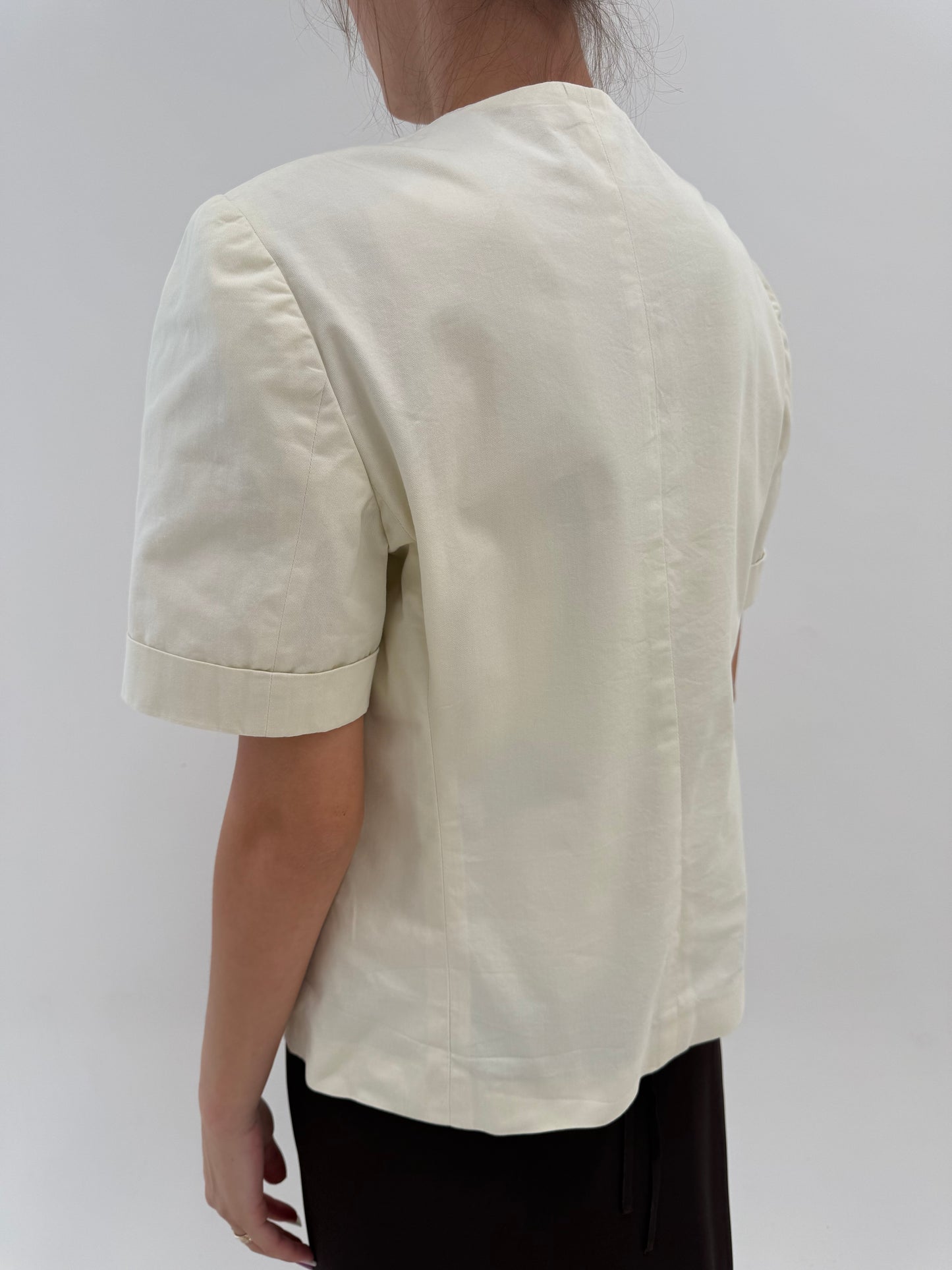 Sacou de brand luxury Aquascutum off white în croi cambrat din bumbac